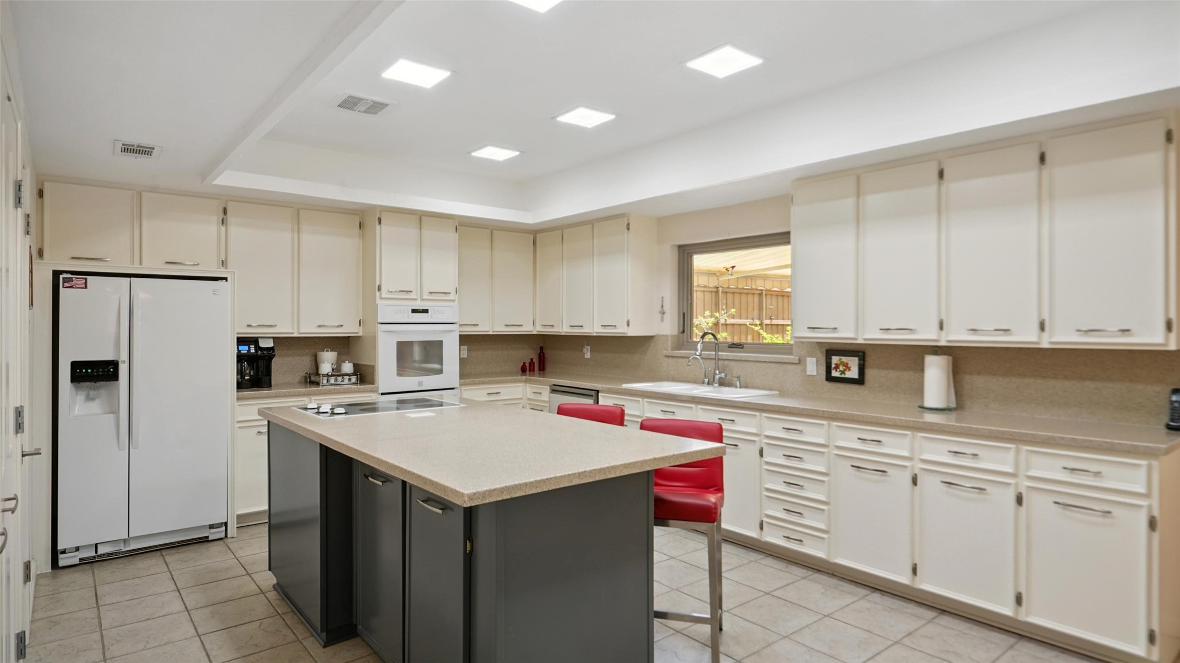 1652 Sylvan Avenue Dallas TX 75208