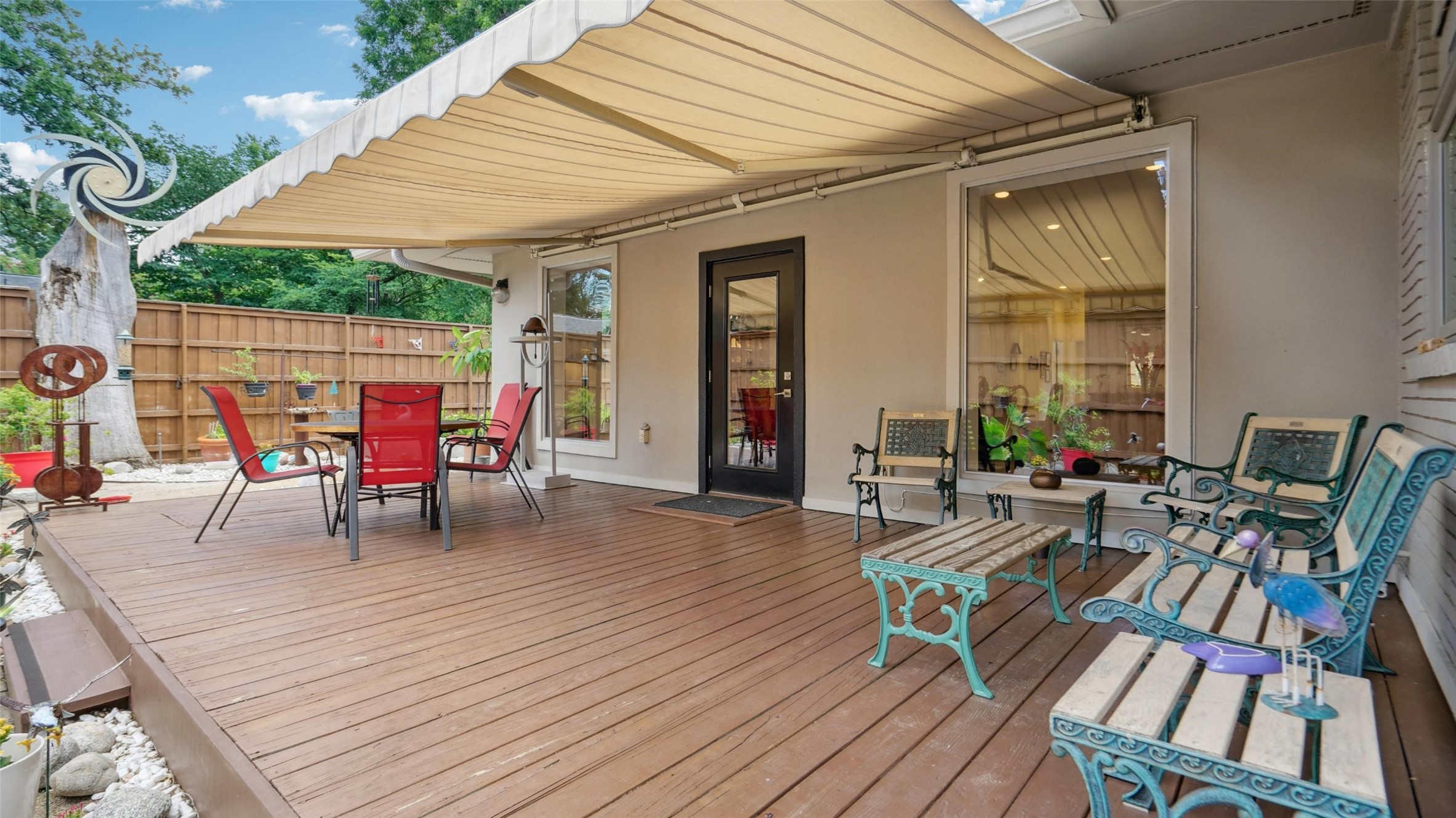 1652 Sylvan Avenue Dallas TX 75208