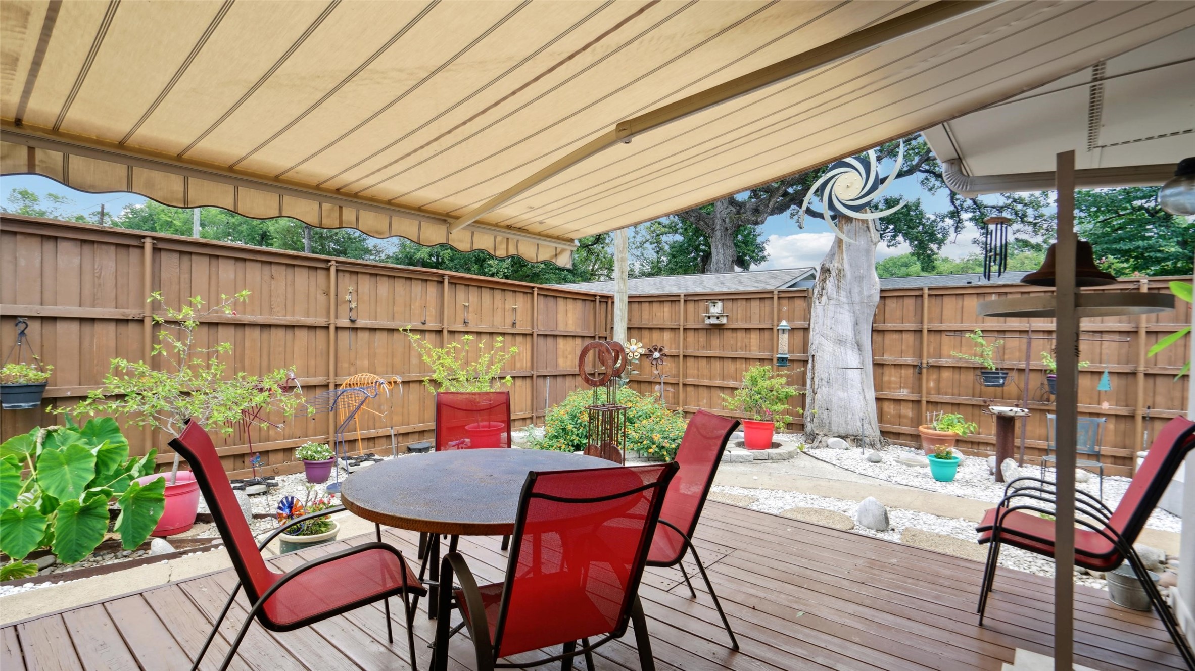1652 Sylvan Avenue Dallas TX 75208