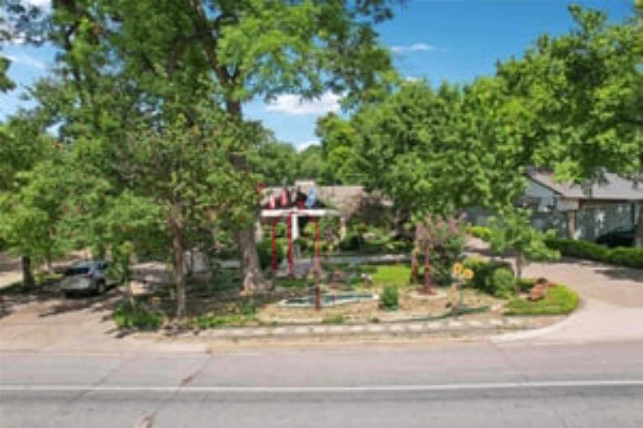 1652 Sylvan Avenue Dallas TX 75208