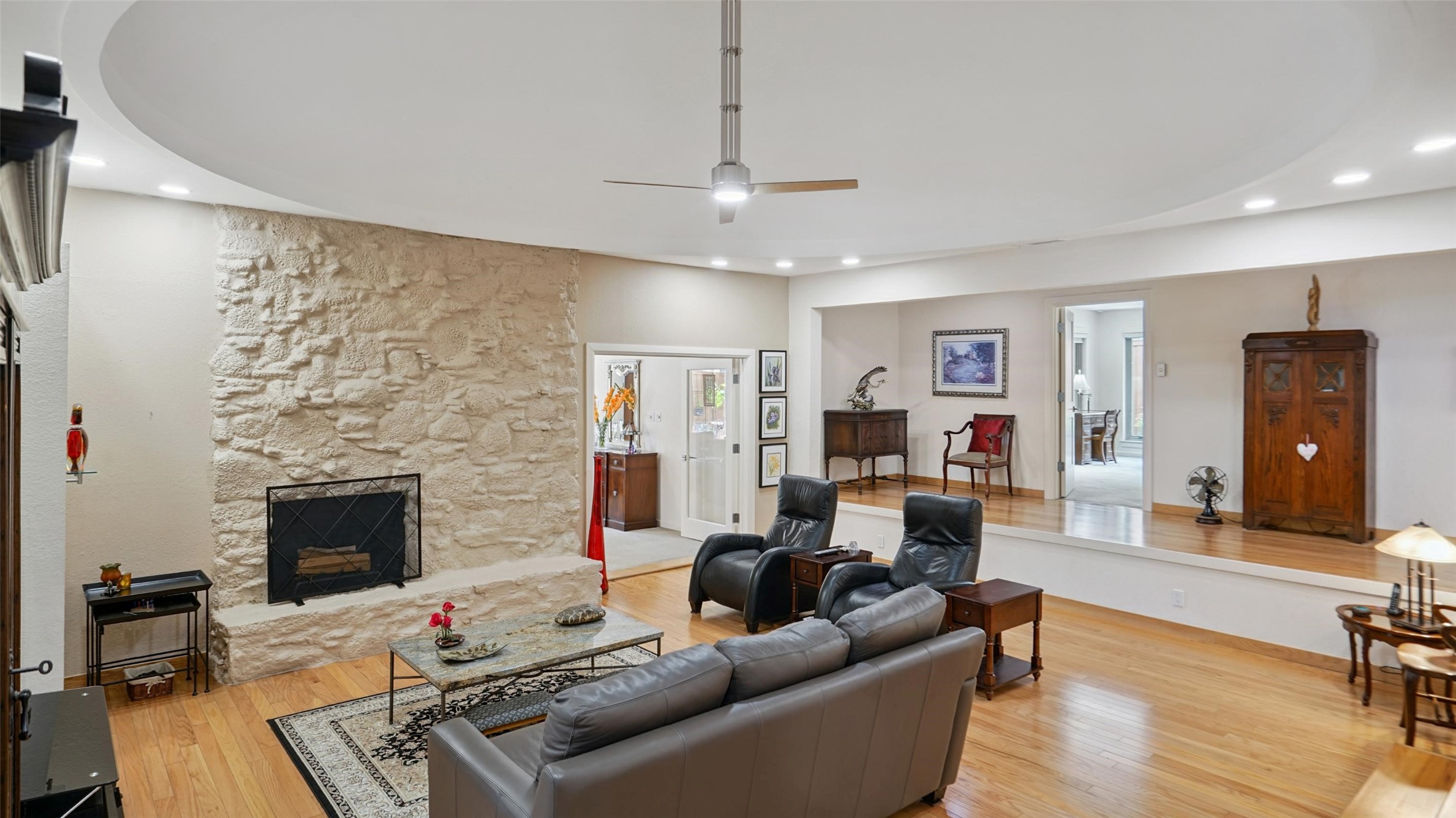 1652 Sylvan Avenue Dallas TX 75208