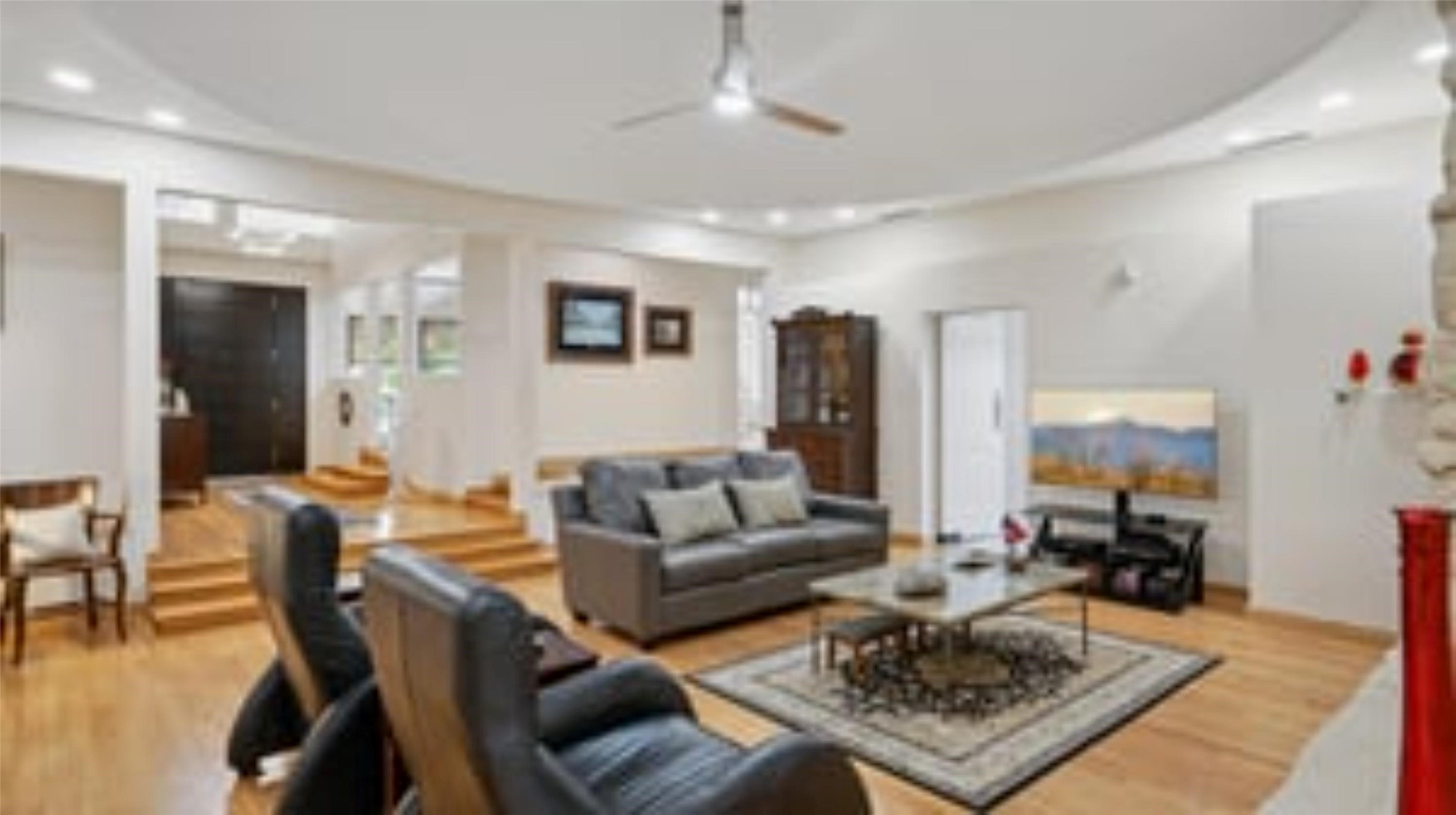 1652 Sylvan Avenue Dallas TX 75208