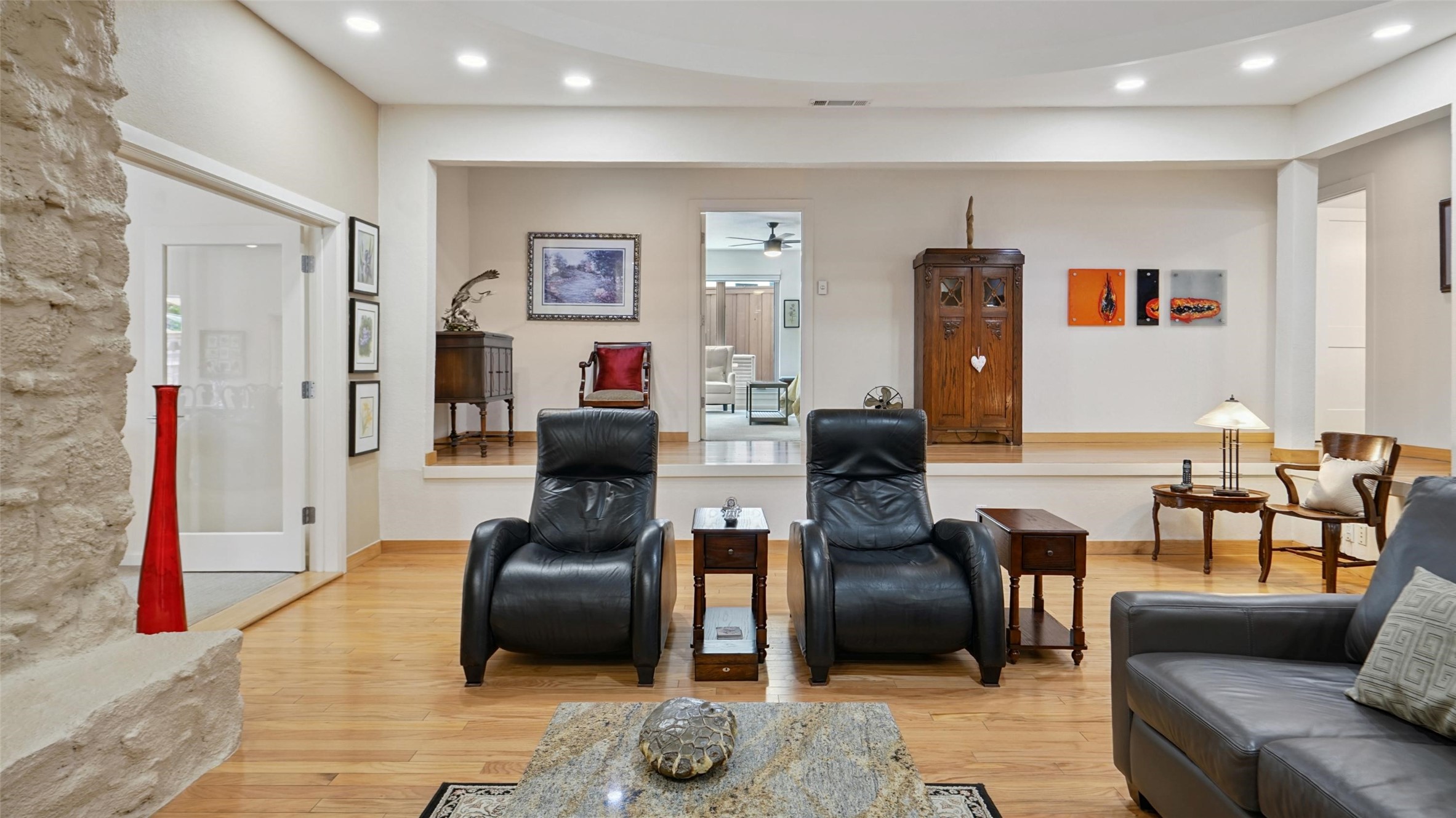 1652 Sylvan Avenue Dallas TX 75208