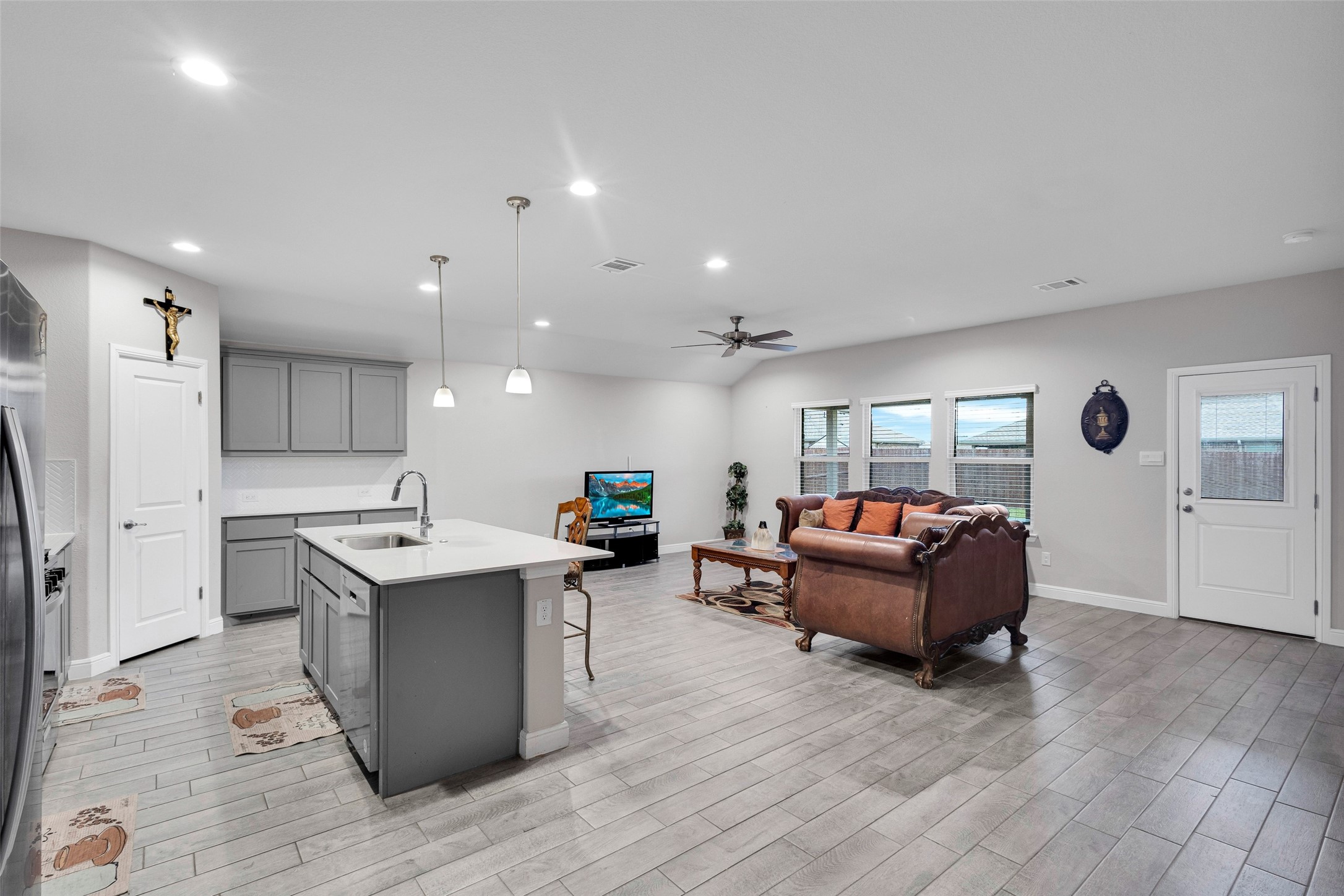 1221 Rolling Meadows Drive Cedar Hill TX 75104