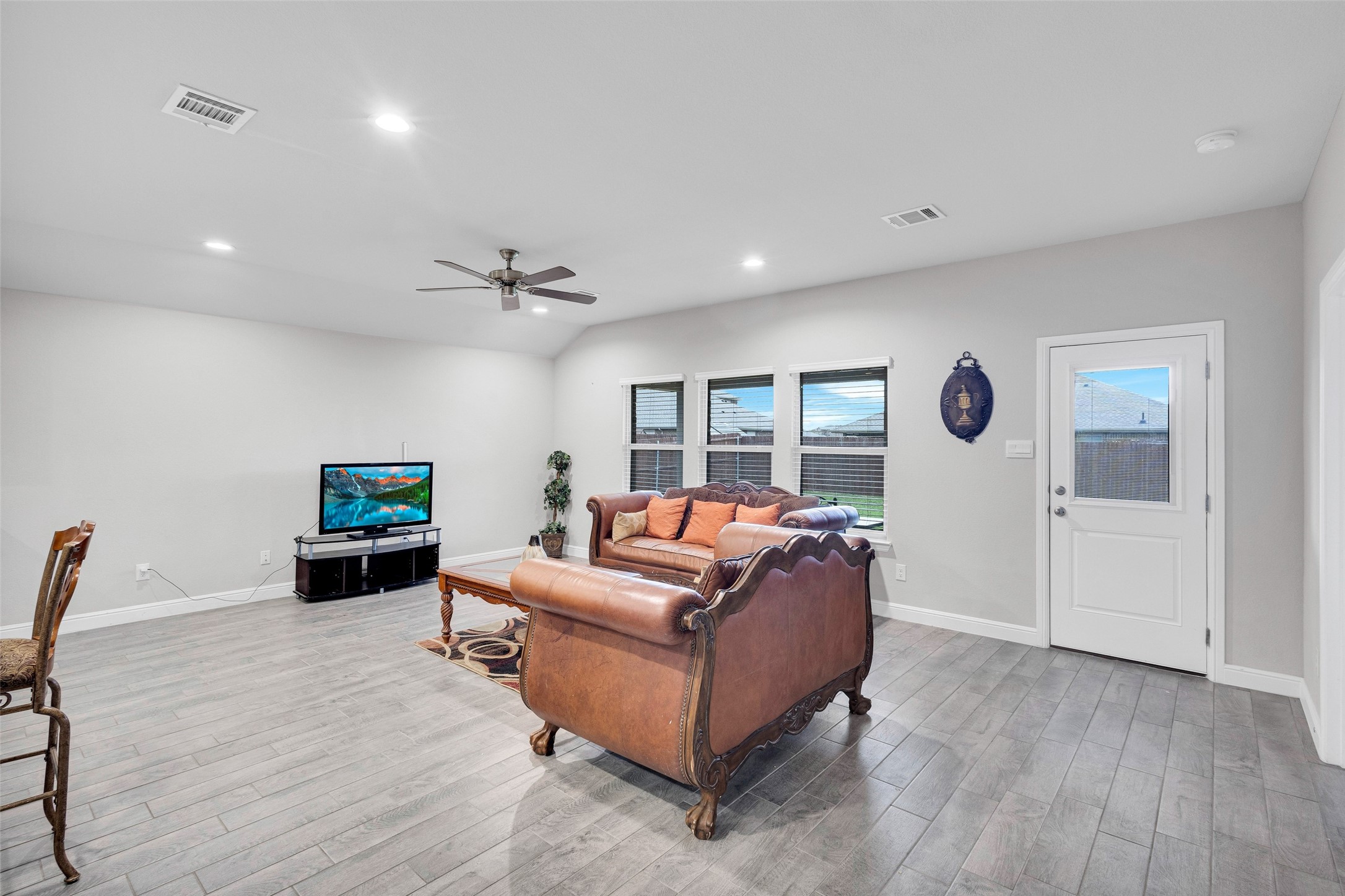1221 Rolling Meadows Drive Cedar Hill TX 75104