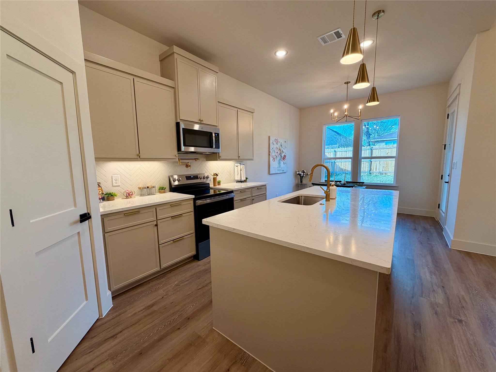 2829 Avenue L Fort Worth TX 76105
