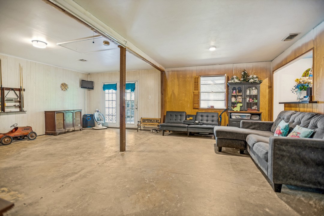 683 Us Highway 84 W Teague TX 75860
