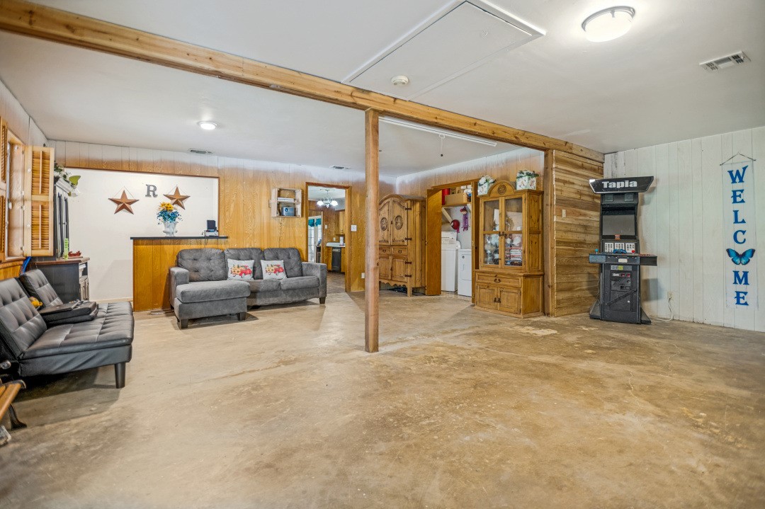 683 Us Highway 84 W Teague TX 75860
