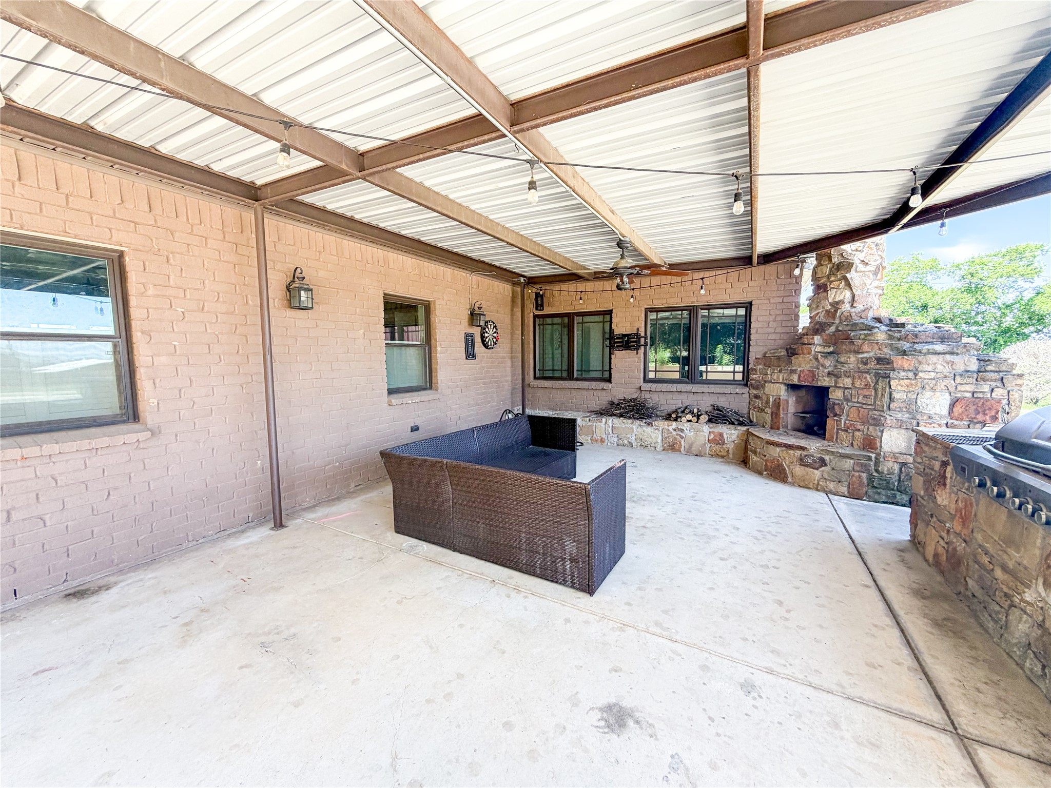 469 Pioneer Road Rhome TX 76078