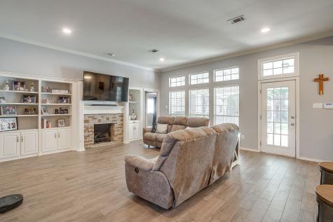 803 Williamsburg Drive Ennis TX 75119