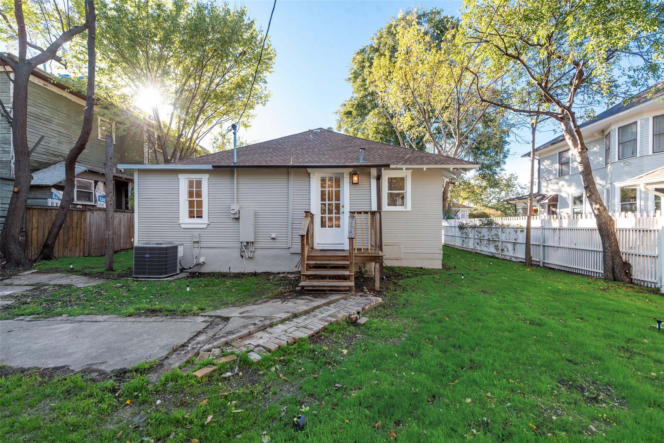 2105 Lipscomb Street Fort Worth TX 76110