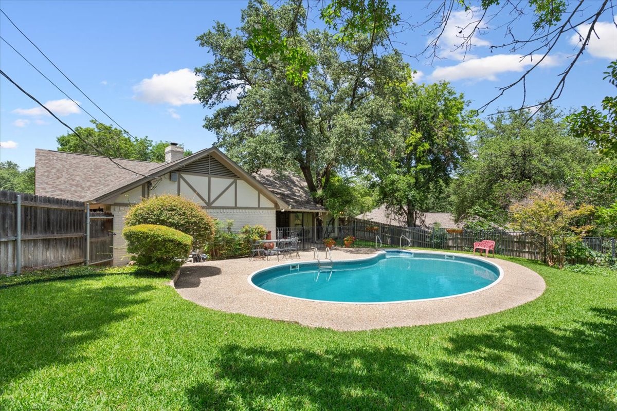12000 Sandalwood Drive Woodway TX 76712