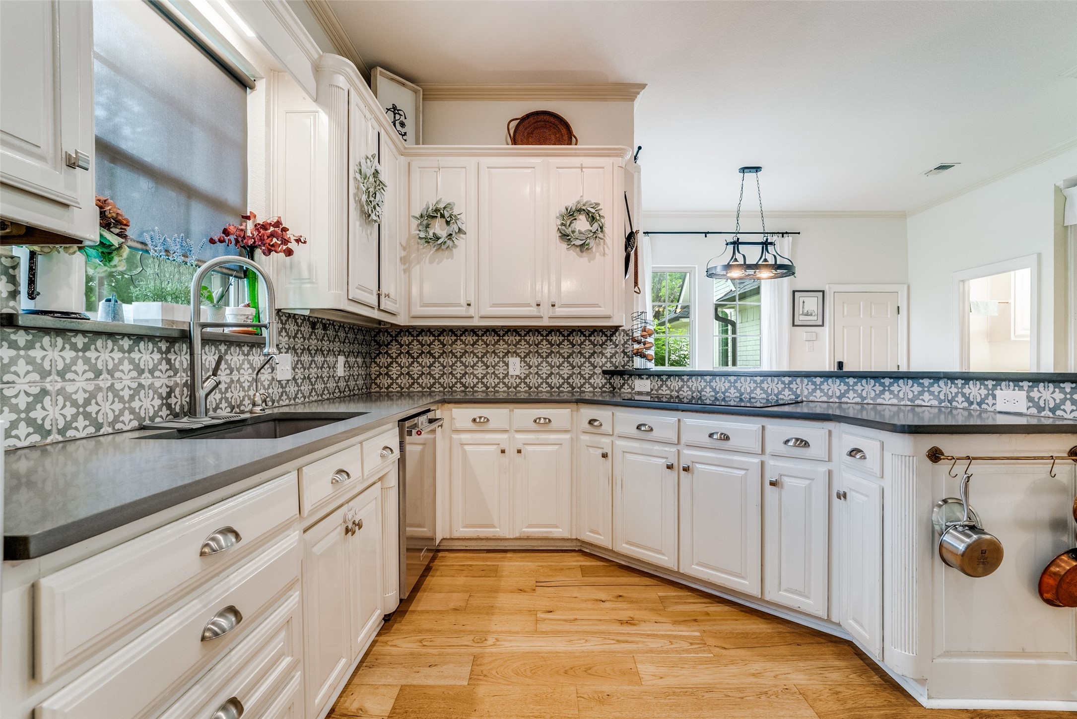 105 Derek Drive Hudson Oaks TX 76087