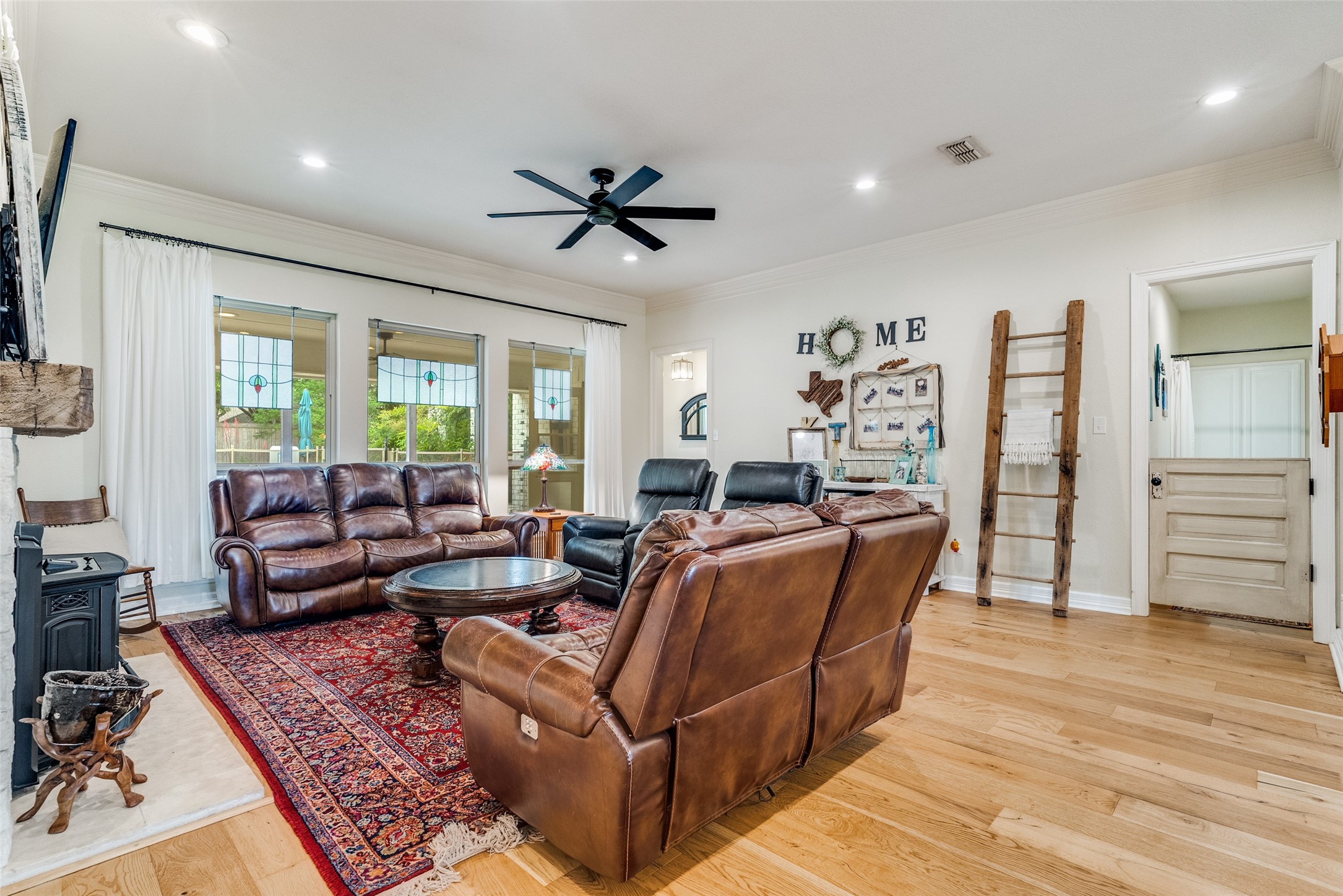 105 Derek Drive Hudson Oaks TX 76087