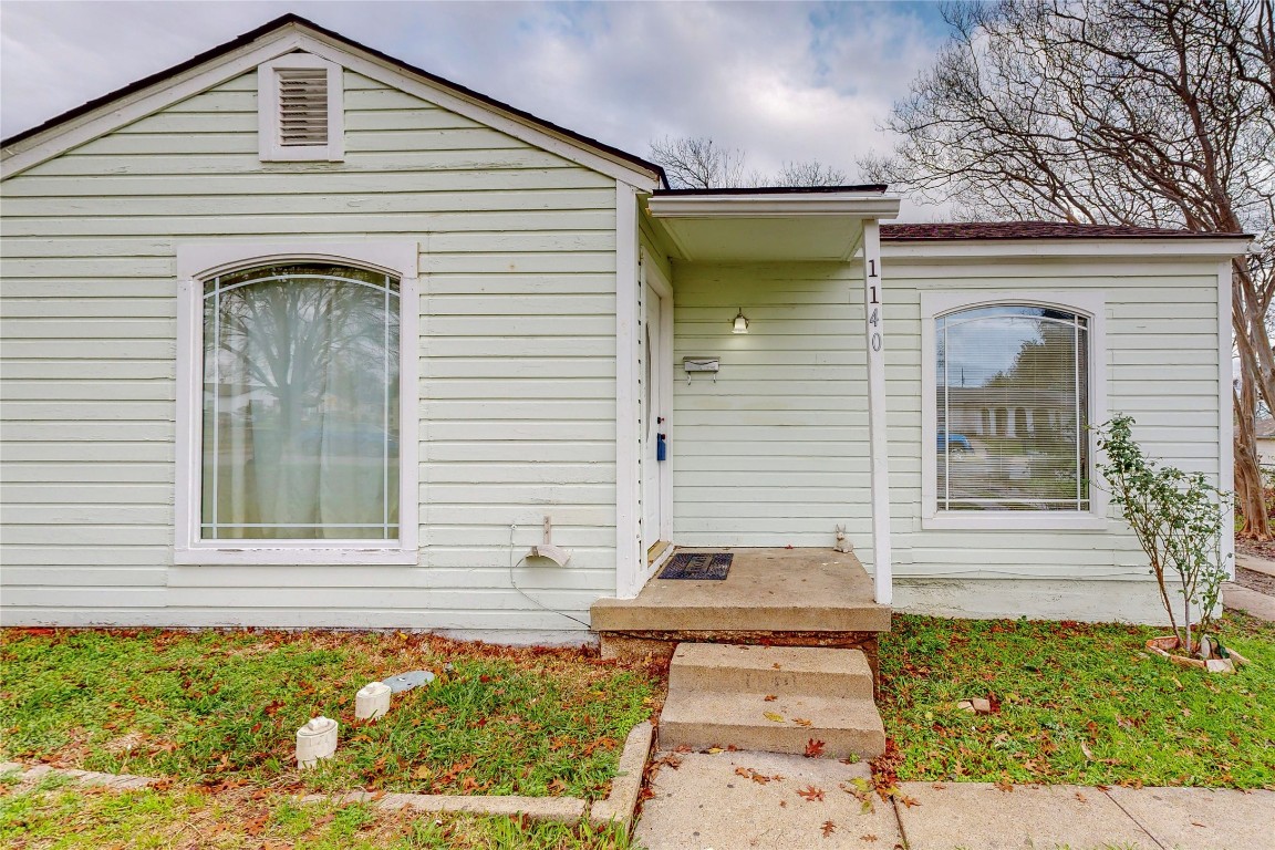 1140 Keats Drive Dallas TX 75211