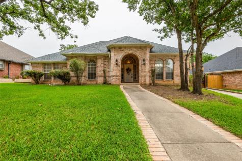 2708 Steeplechase Court Hurst TX 76054