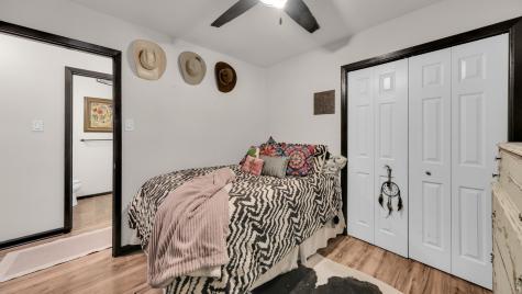 506 E Barton Street Granbury TX 76048
