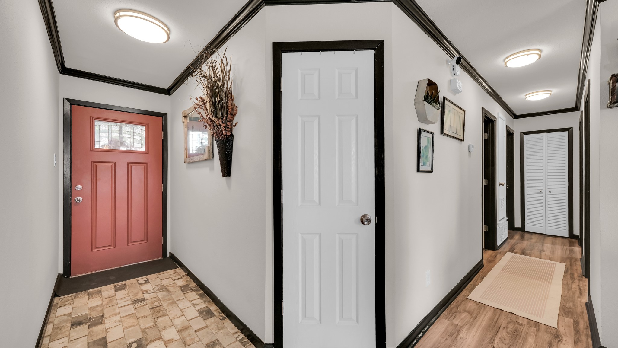 506 E Barton Street Granbury TX 76048