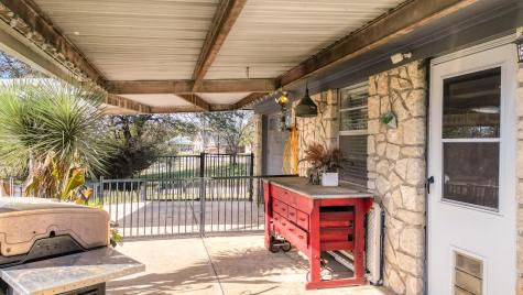 506 E Barton Street Granbury TX 76048