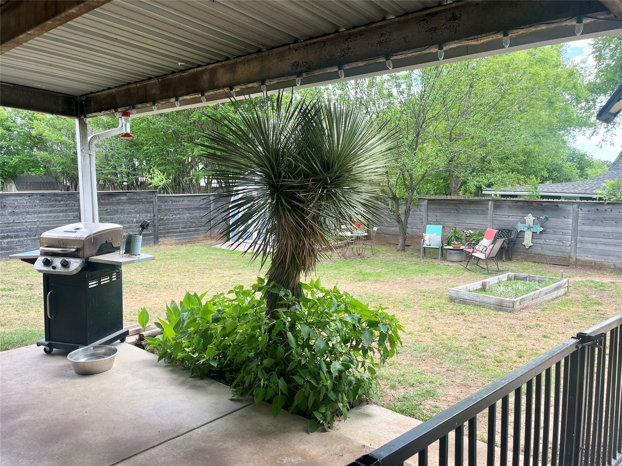 506 E Barton Street Granbury TX 76048