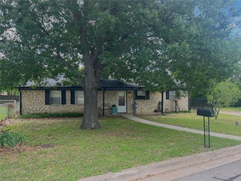 506 E Barton Street Granbury TX 76048