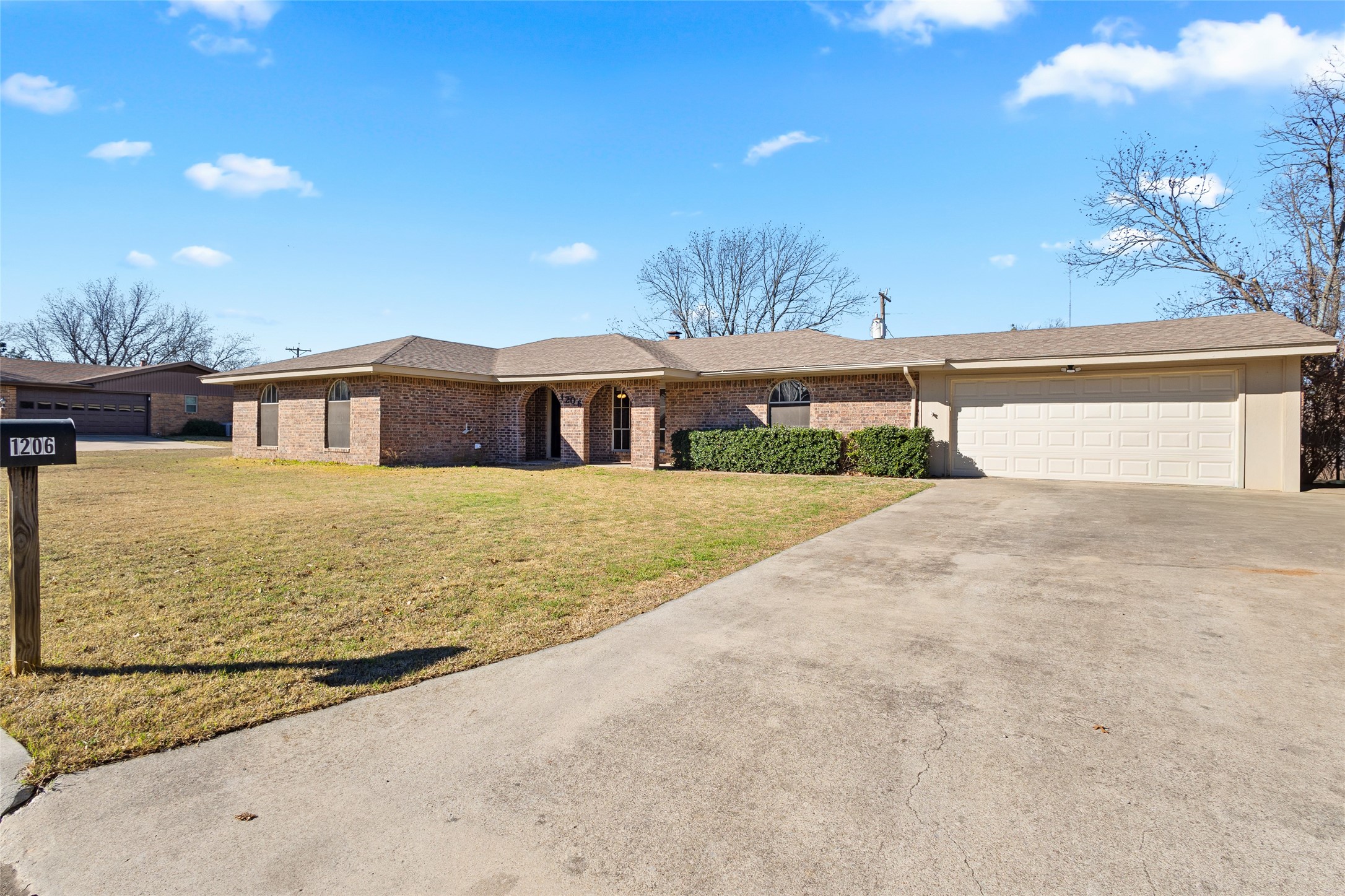 1206 Anetta Street Bowie TX 76230