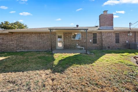 1206 Anetta Street Bowie TX 76230