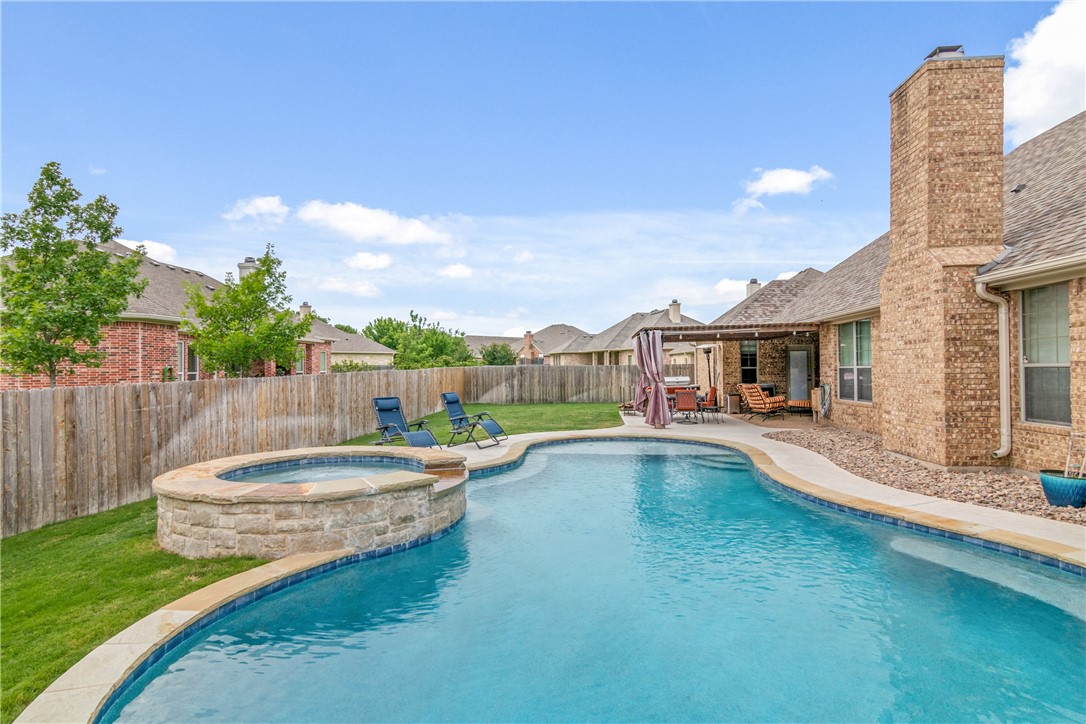 1104 Boldmere Woodway TX 76712