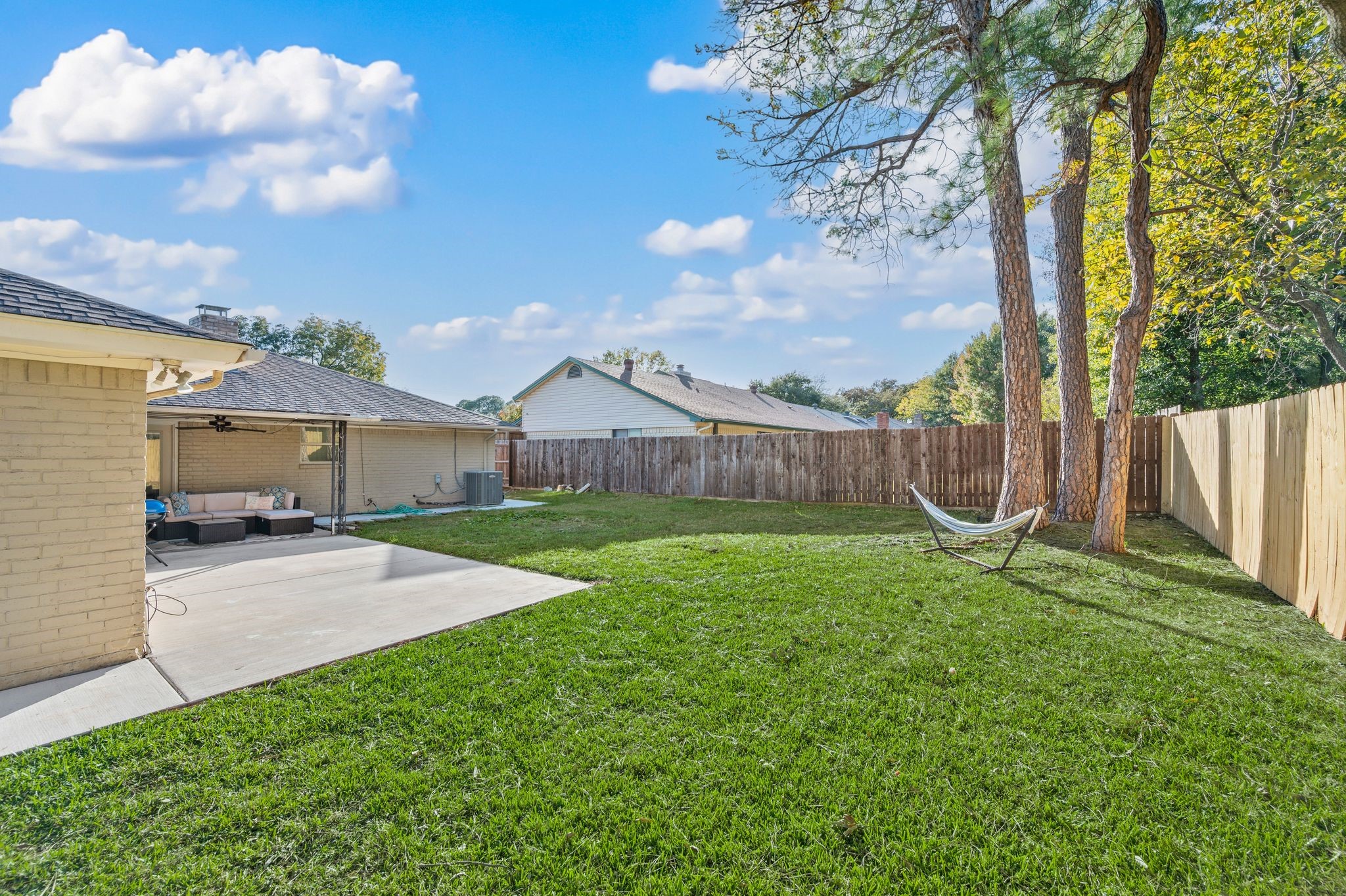 1723 Post Oak Drive Bedford TX 76021