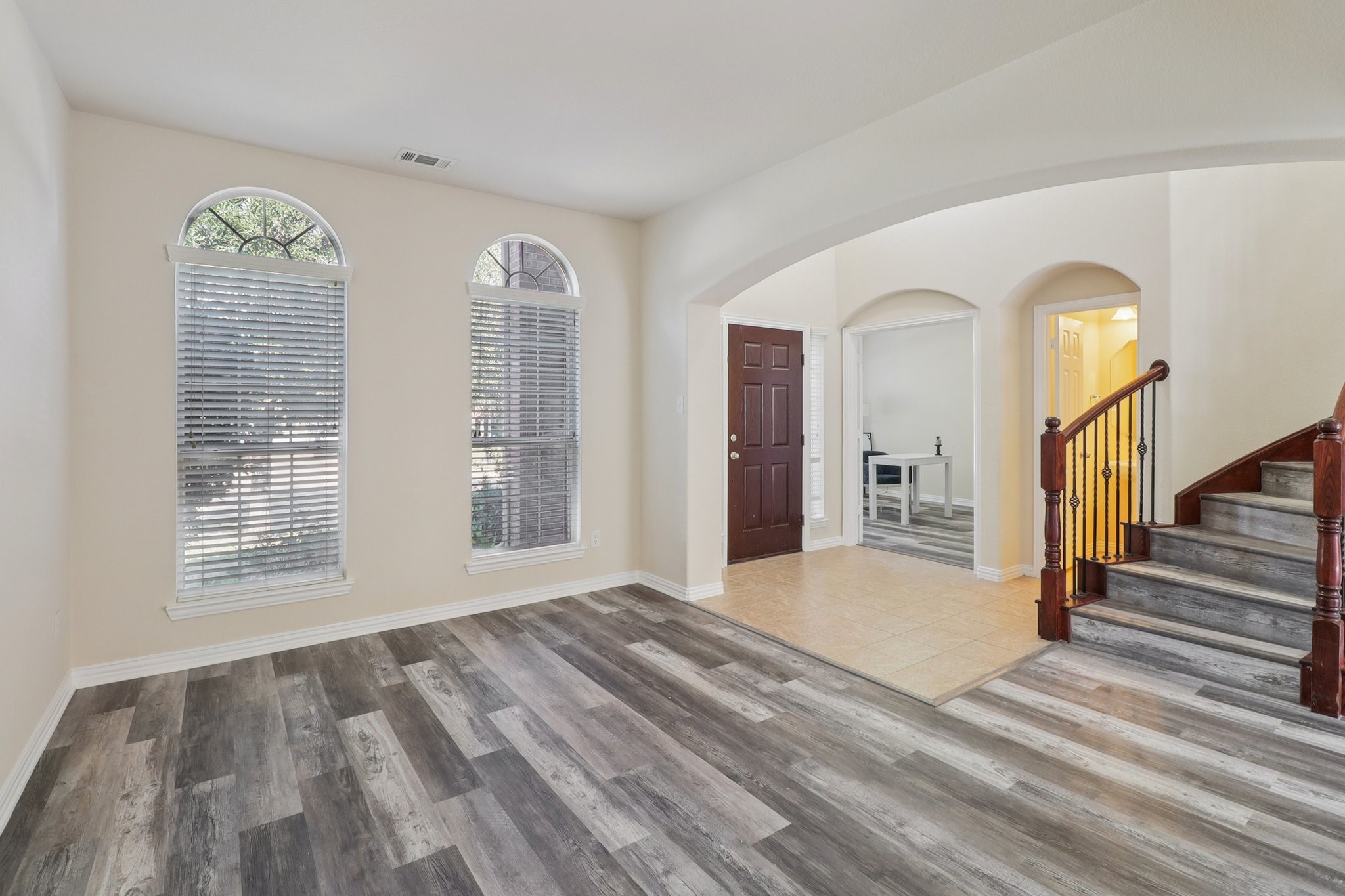 6207 Weaver Drive Arlington TX 76001