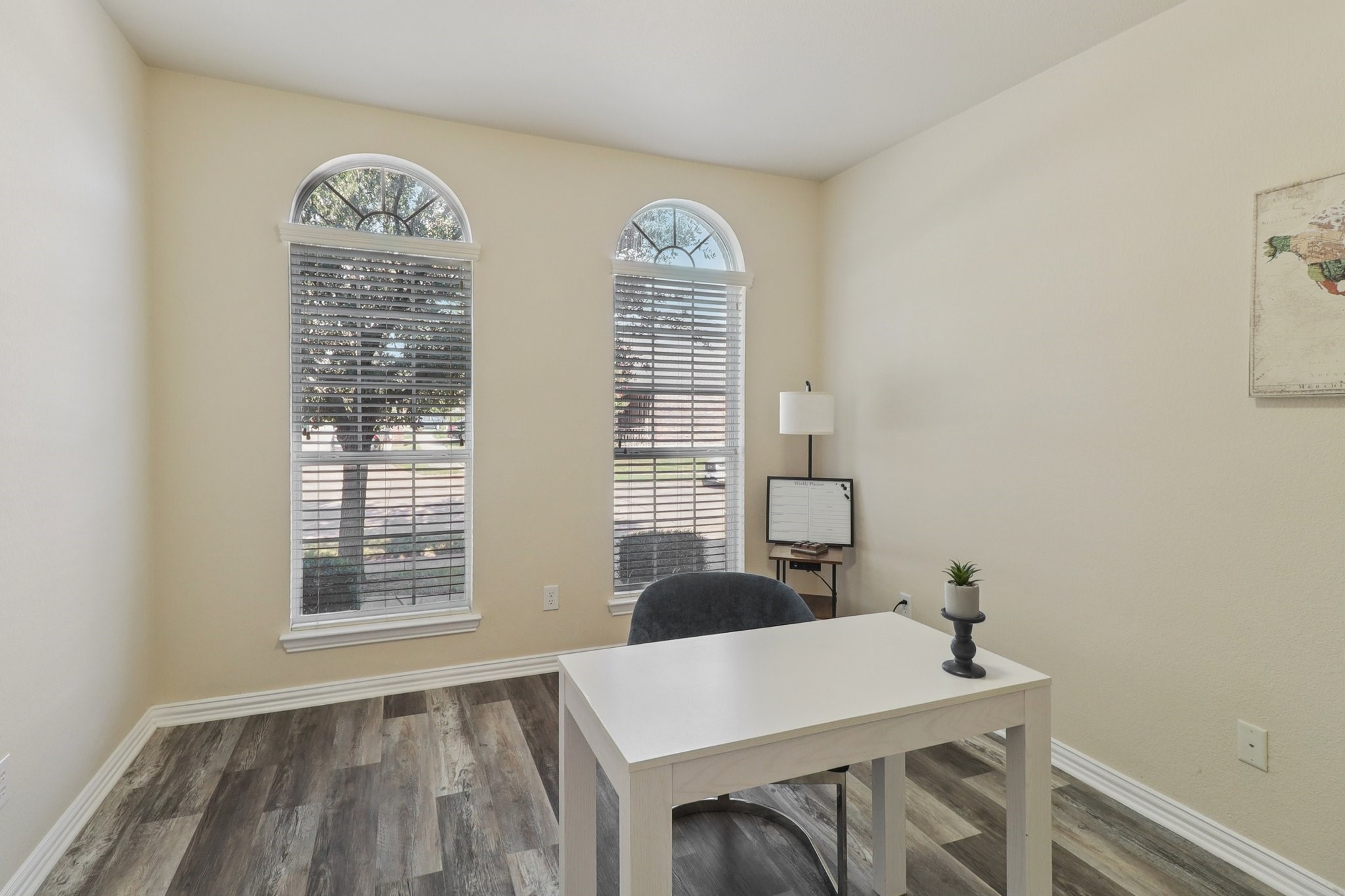6207 Weaver Drive Arlington TX 76001