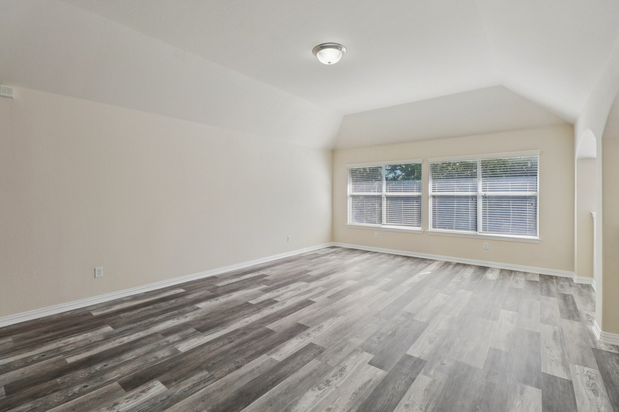 6207 Weaver Drive Arlington TX 76001