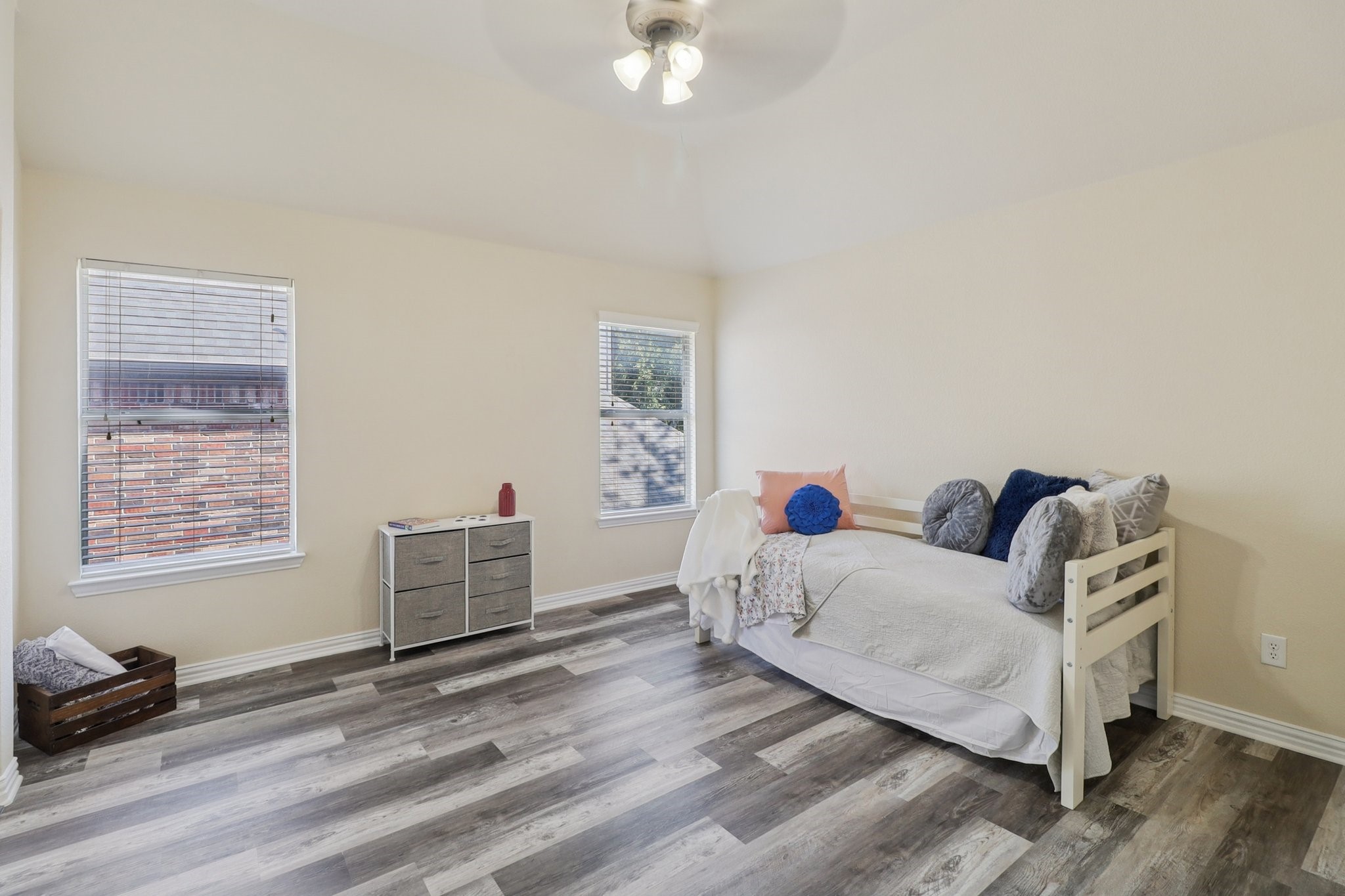 6207 Weaver Drive Arlington TX 76001