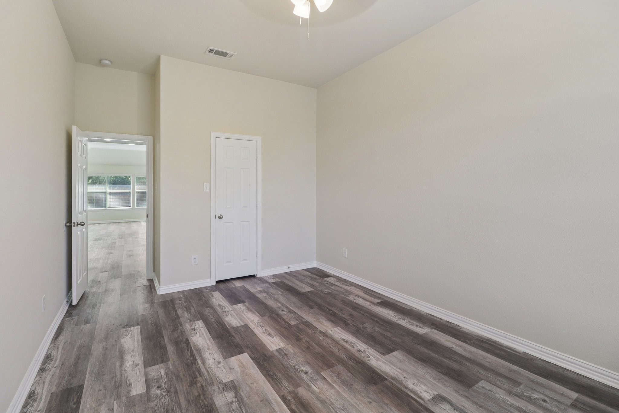 6207 Weaver Drive Arlington TX 76001