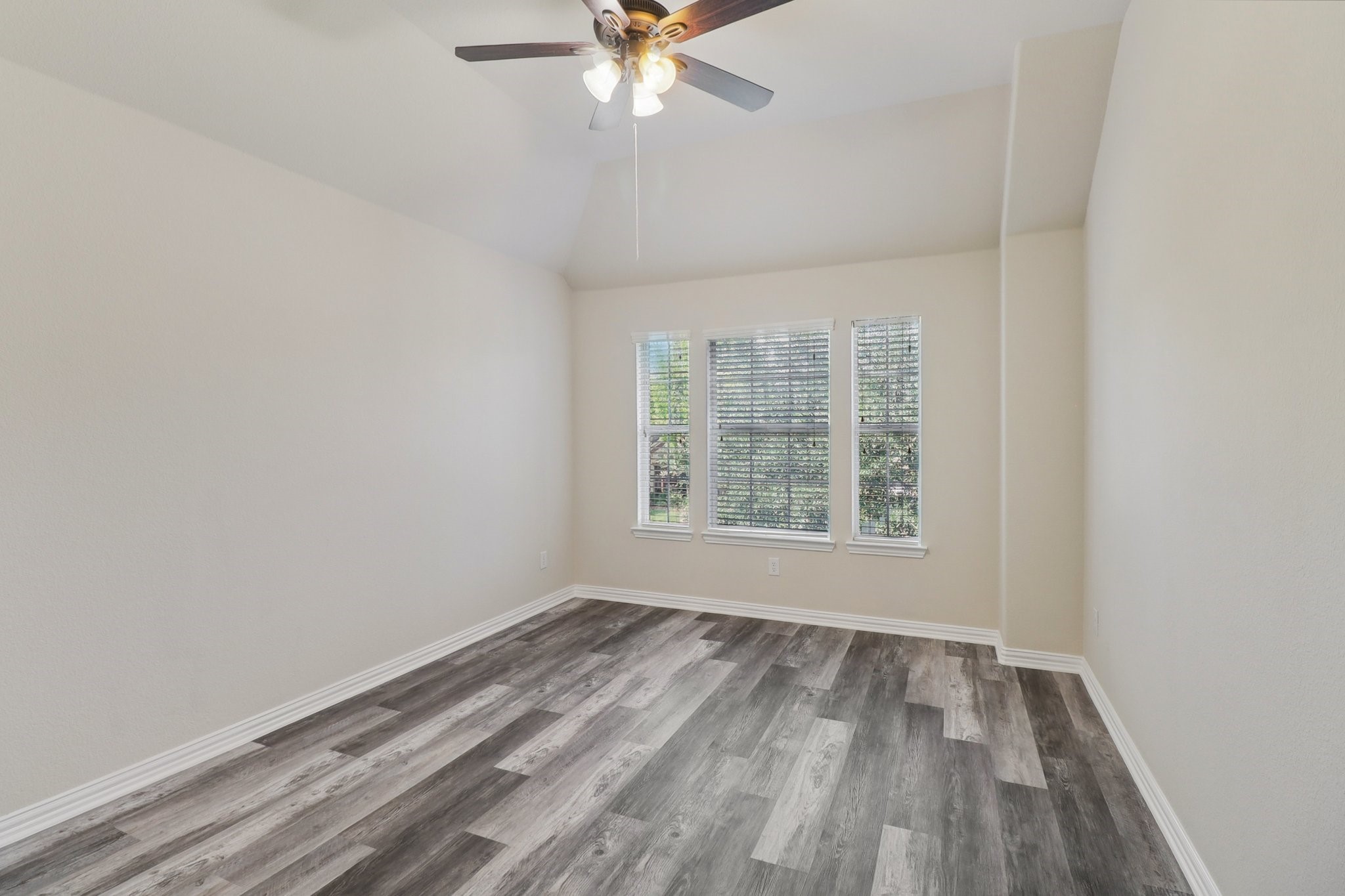6207 Weaver Drive Arlington TX 76001