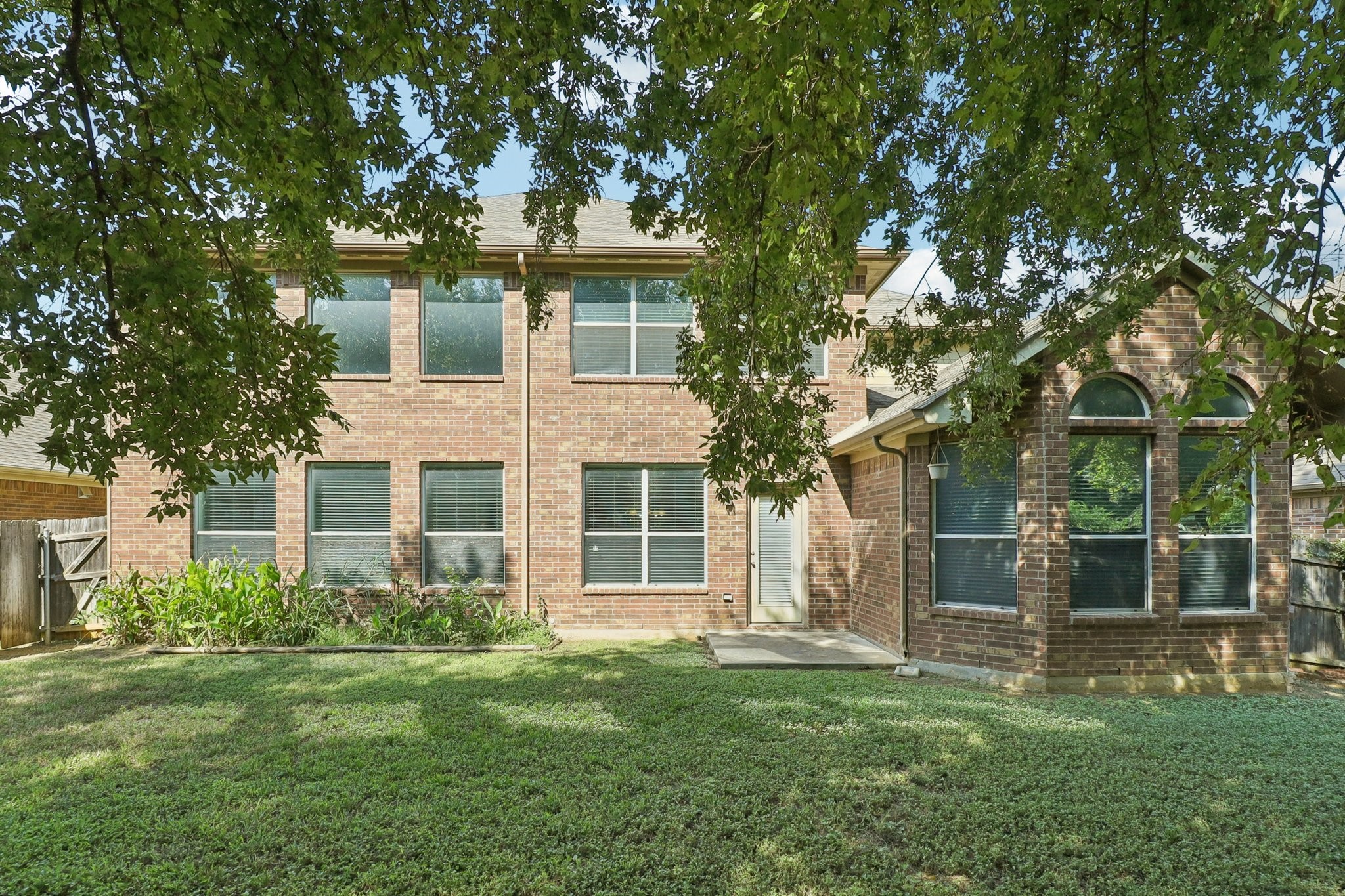 6207 Weaver Drive Arlington TX 76001