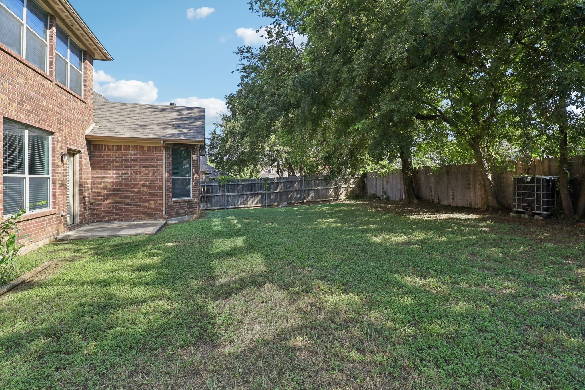 6207 Weaver Drive Arlington TX 76001