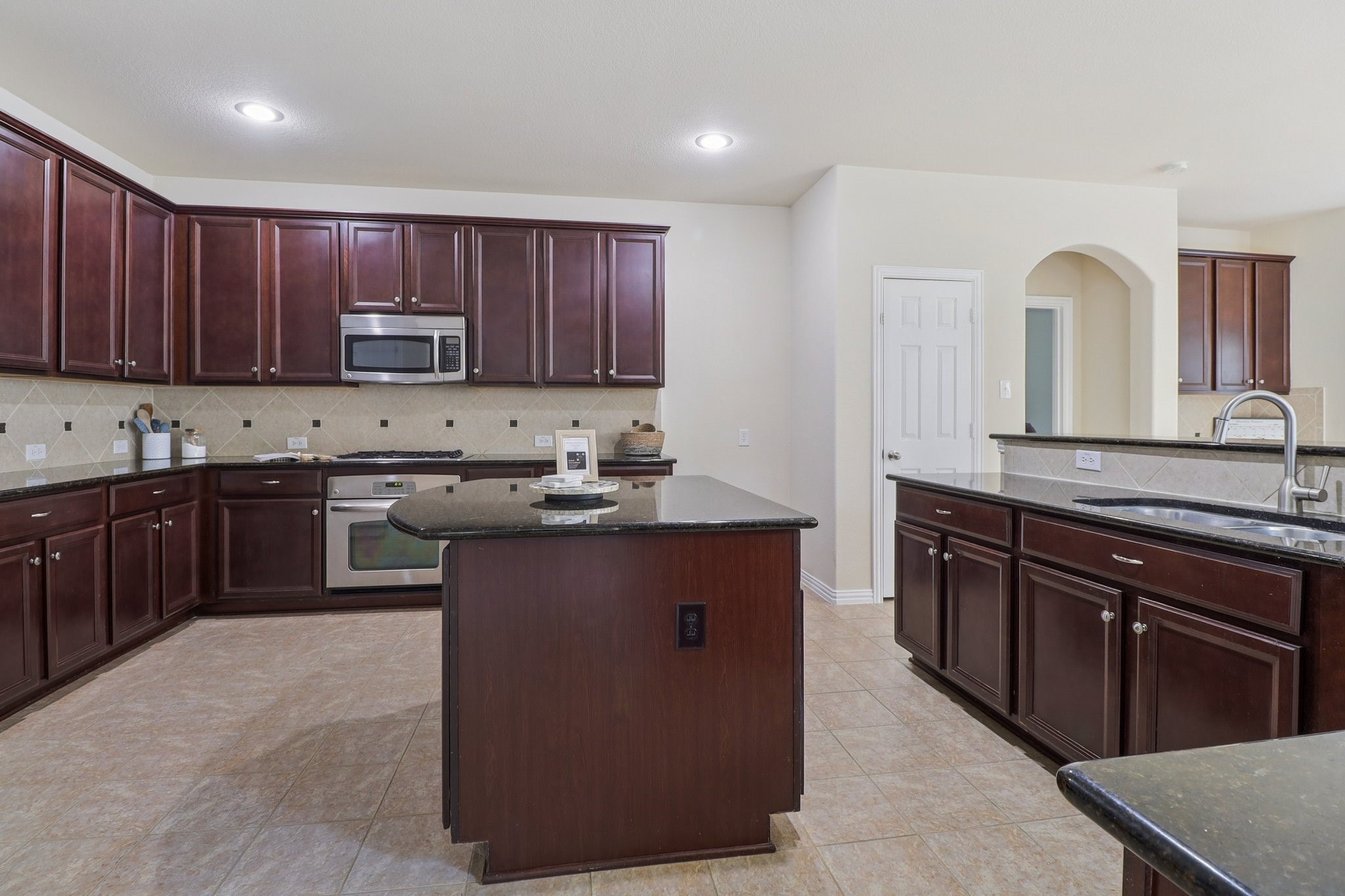6207 Weaver Drive Arlington TX 76001