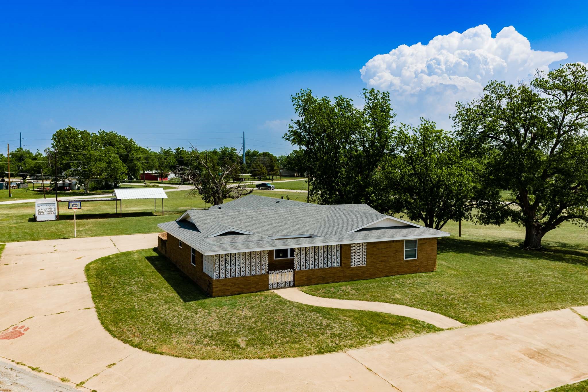 1001 E Nevada Seymour TX 76380