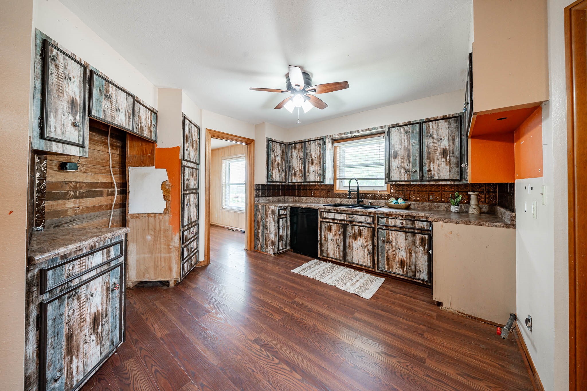 1001 E Nevada Seymour TX 76380