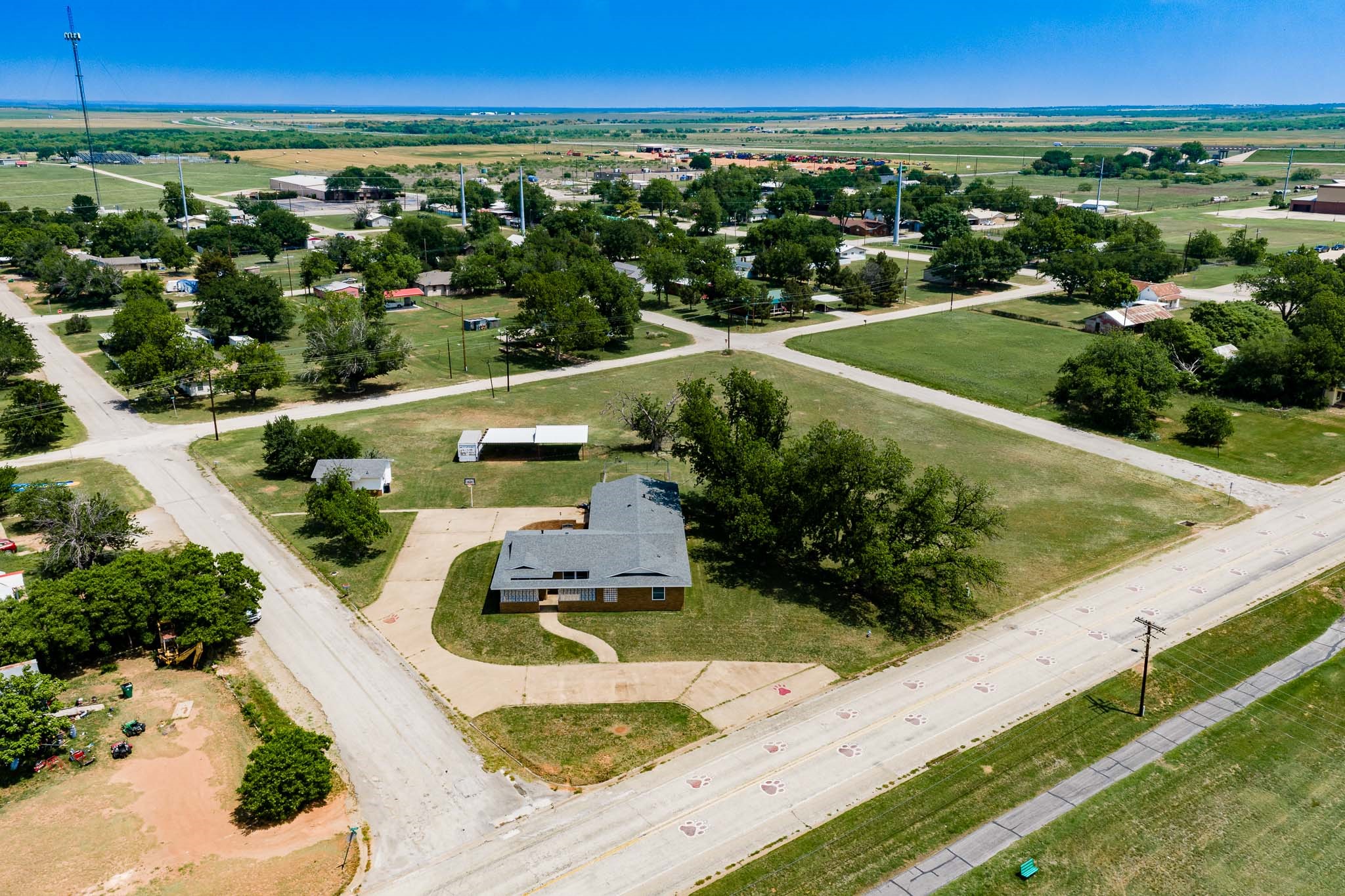 1001 E Nevada Seymour TX 76380