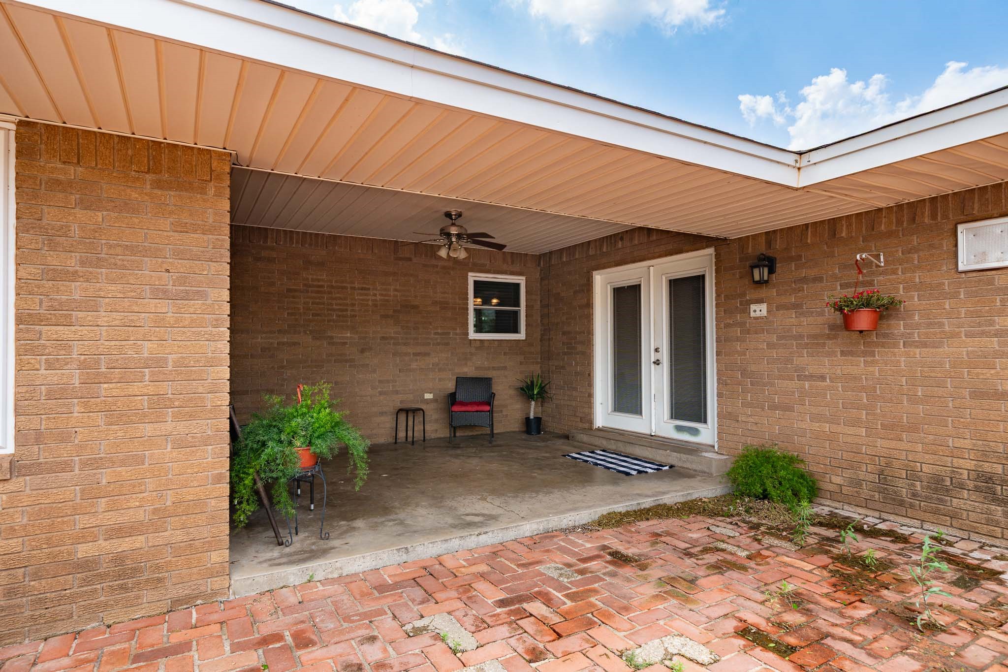 1001 E Nevada Seymour TX 76380