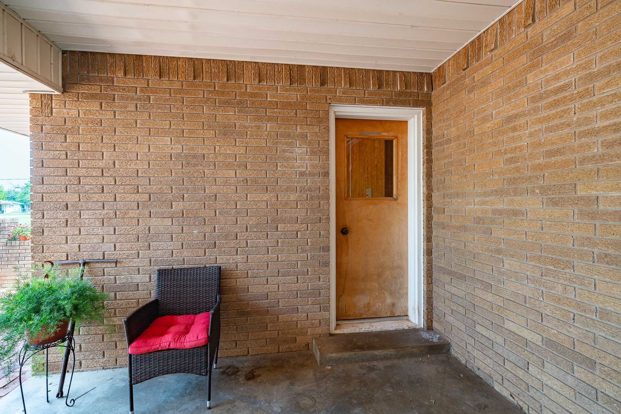 1001 E Nevada Seymour TX 76380