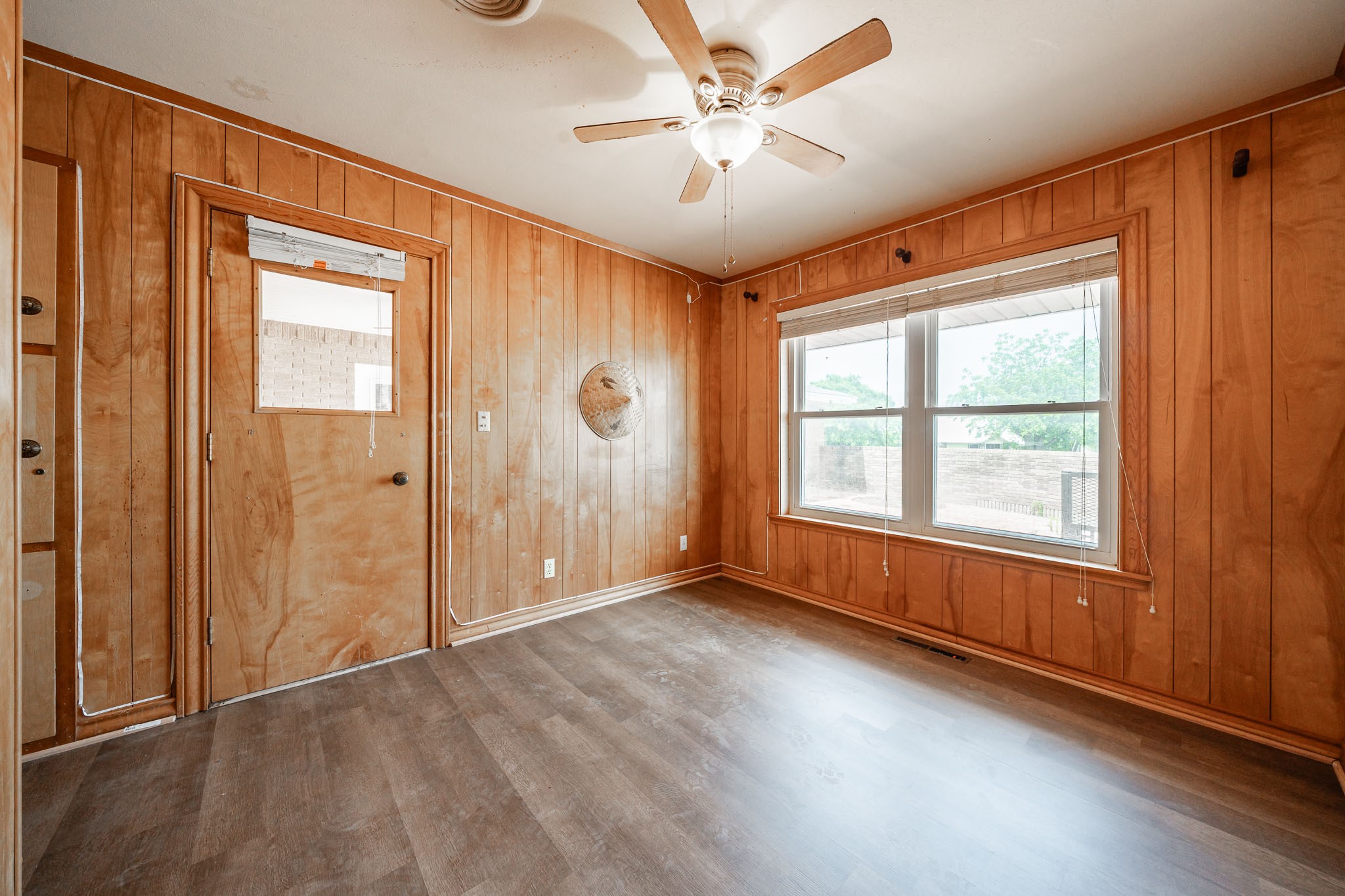 1001 E Nevada Seymour TX 76380