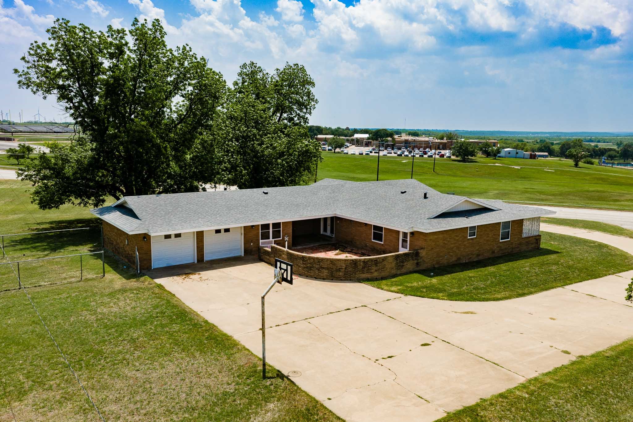 1001 E Nevada Seymour TX 76380