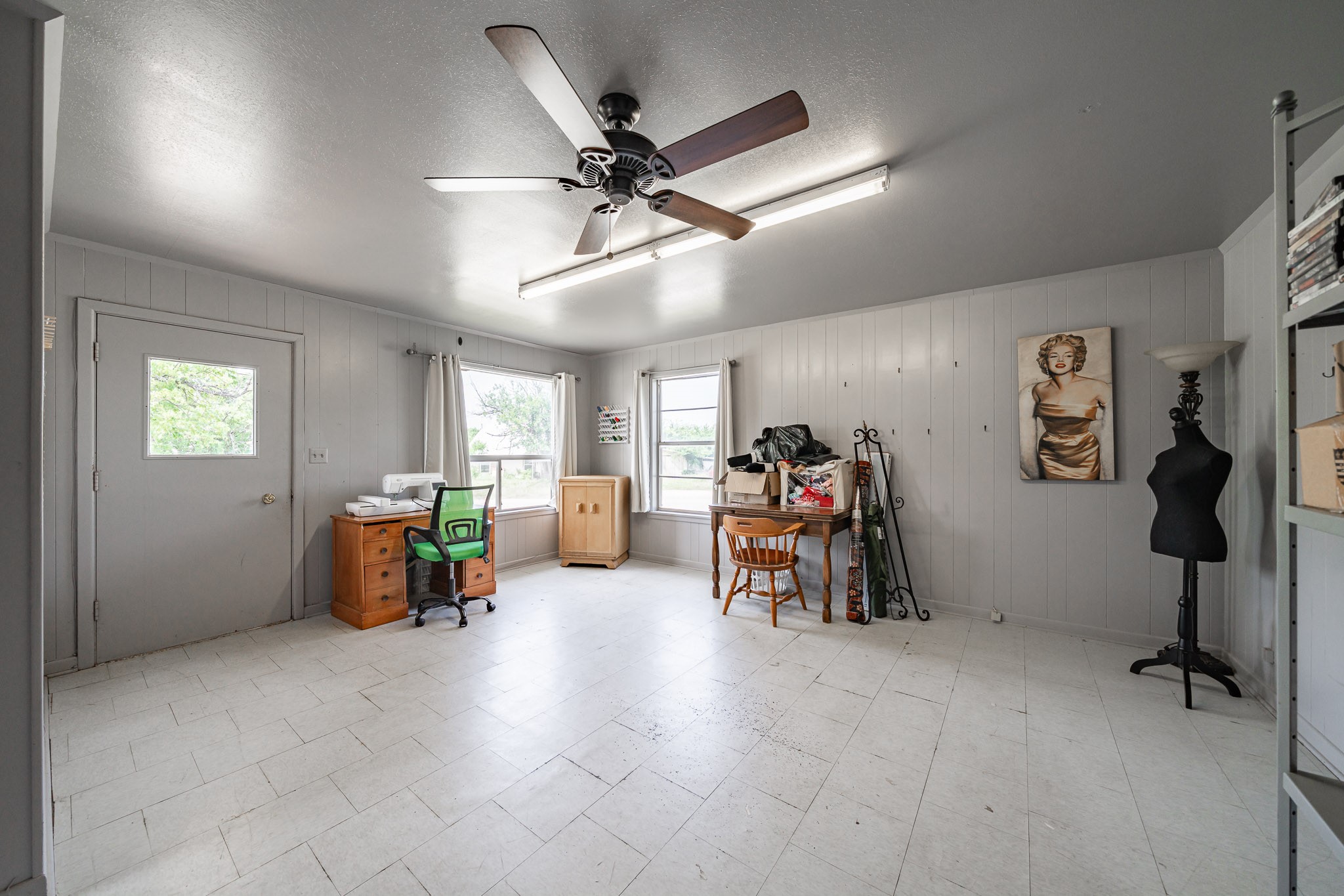1001 E Nevada Seymour TX 76380