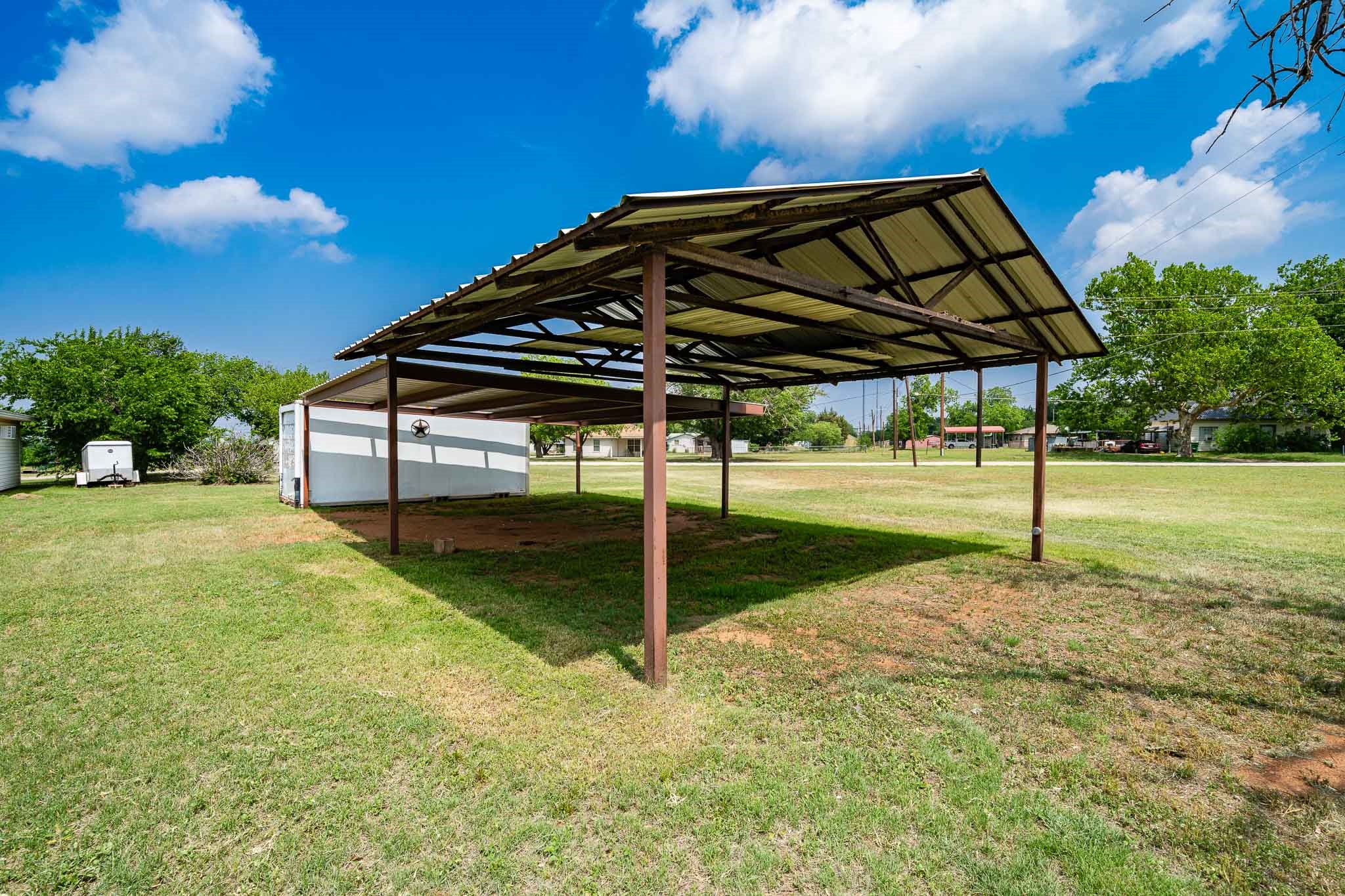 1001 E Nevada Seymour TX 76380