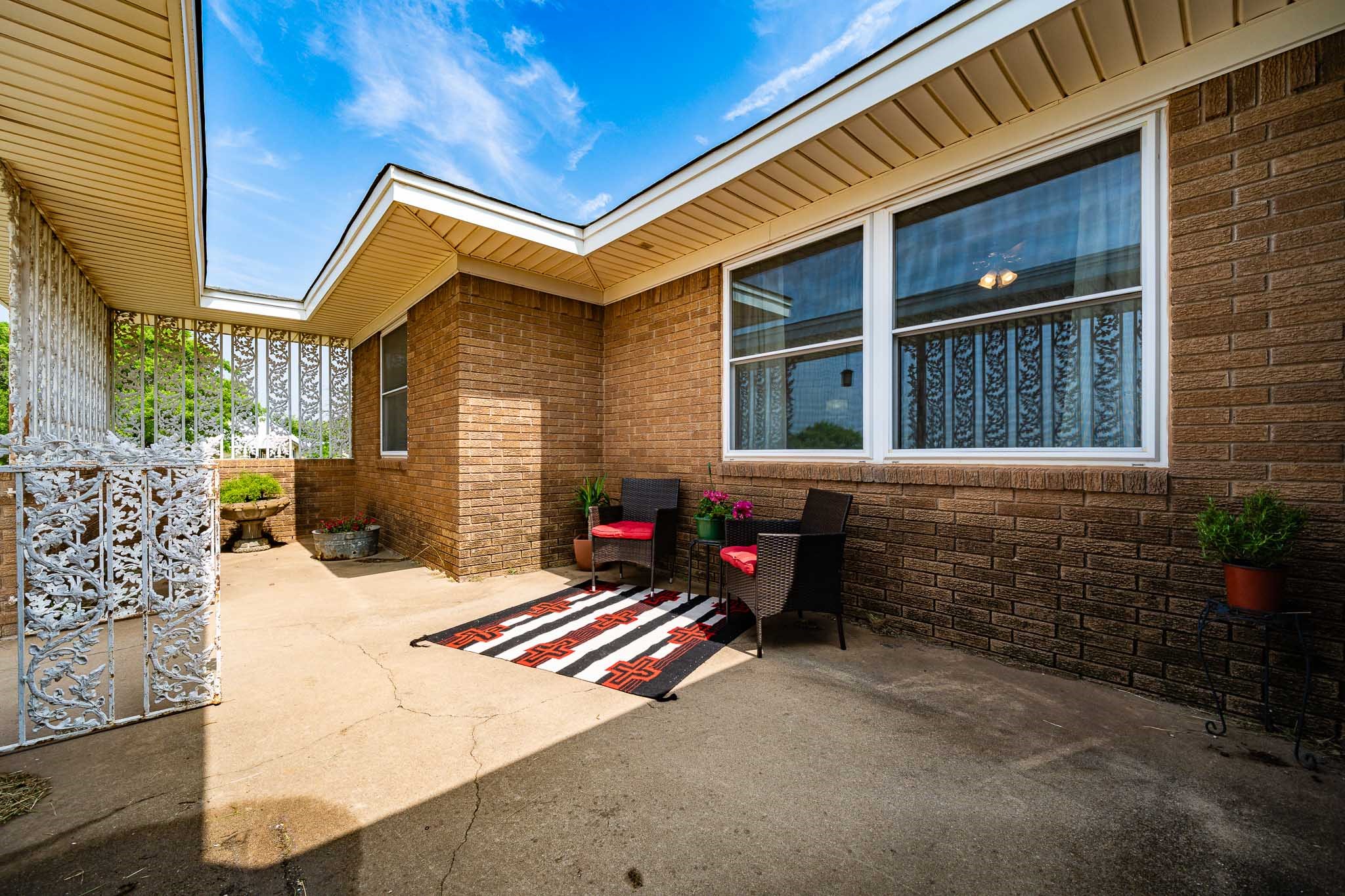 1001 E Nevada Seymour TX 76380