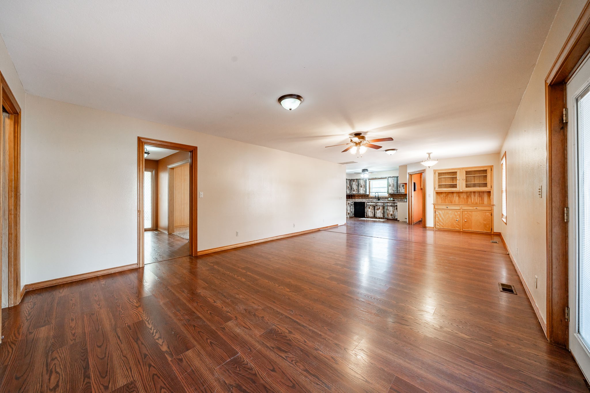 1001 E Nevada Seymour TX 76380