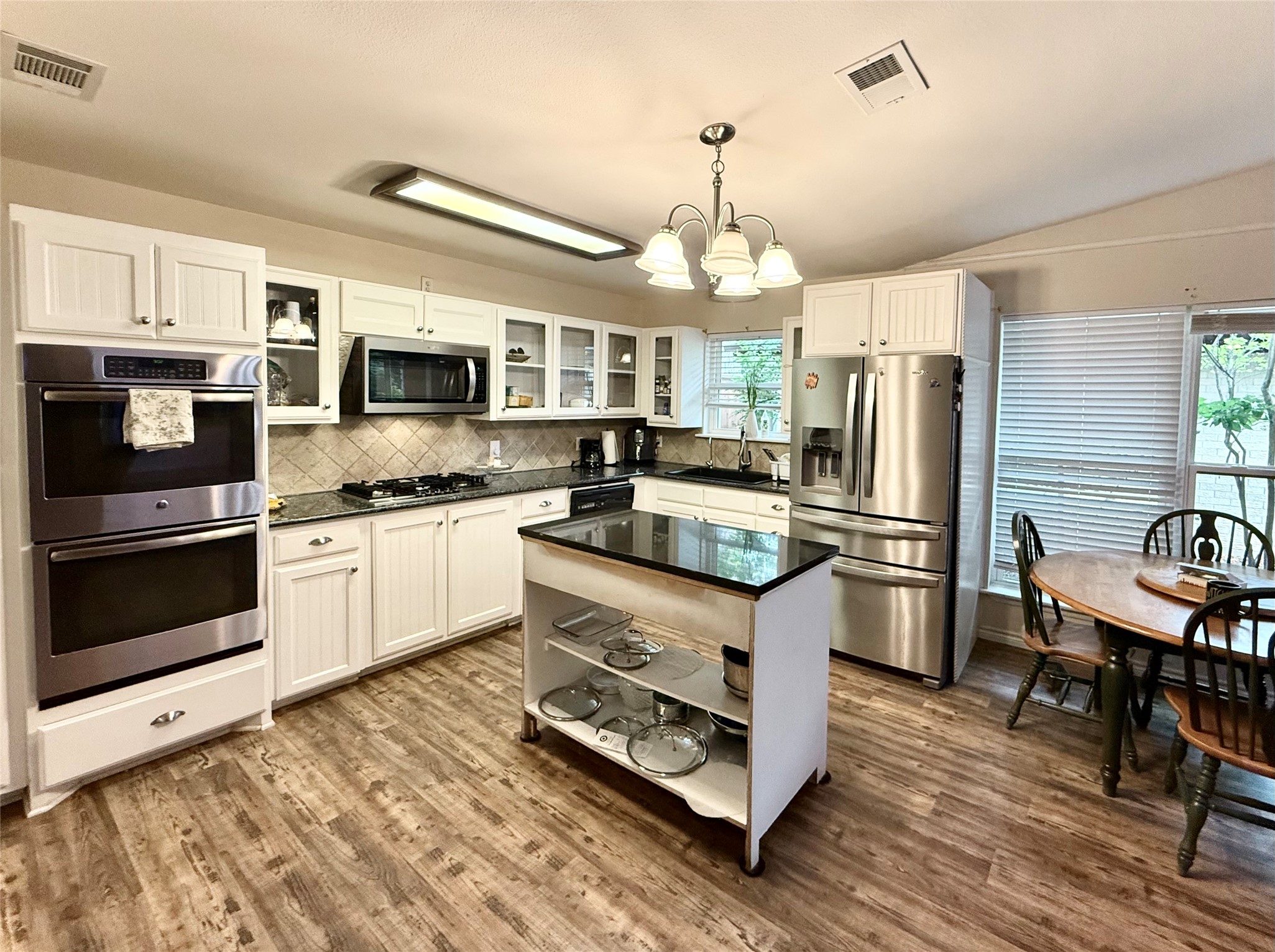 1206 Mildred Lane Benbrook TX 76126